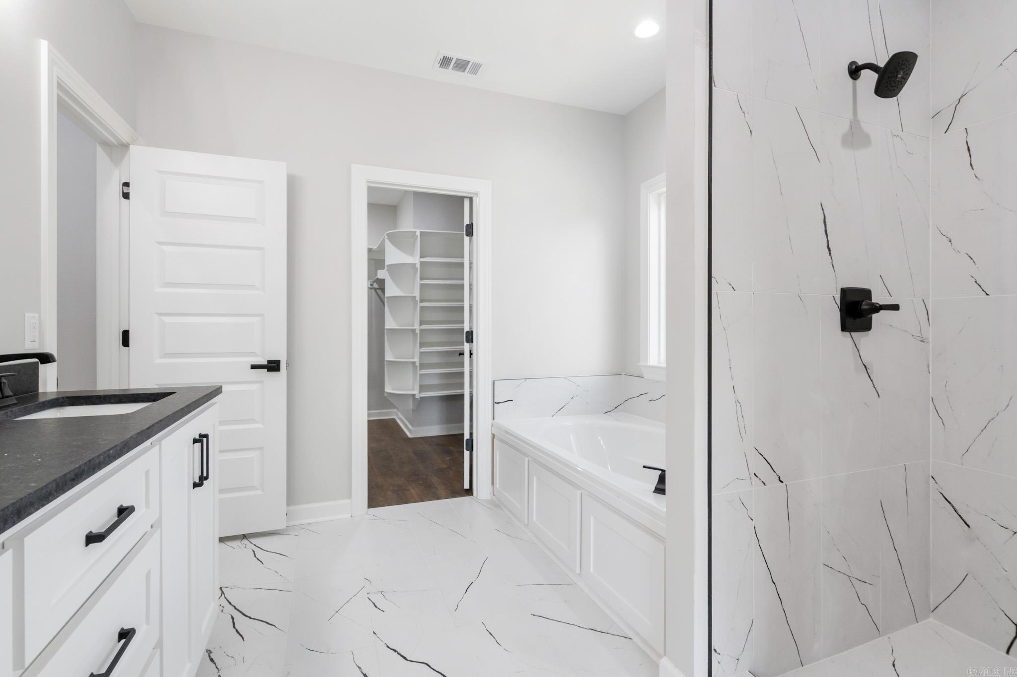 517 Valley Oak  Sherwood, AR