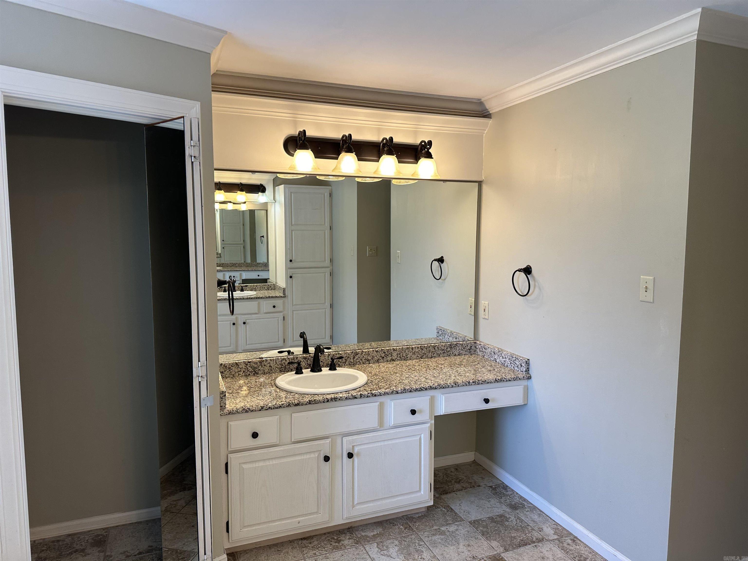 4 Bordeaux Ct.  Little Rock, AR