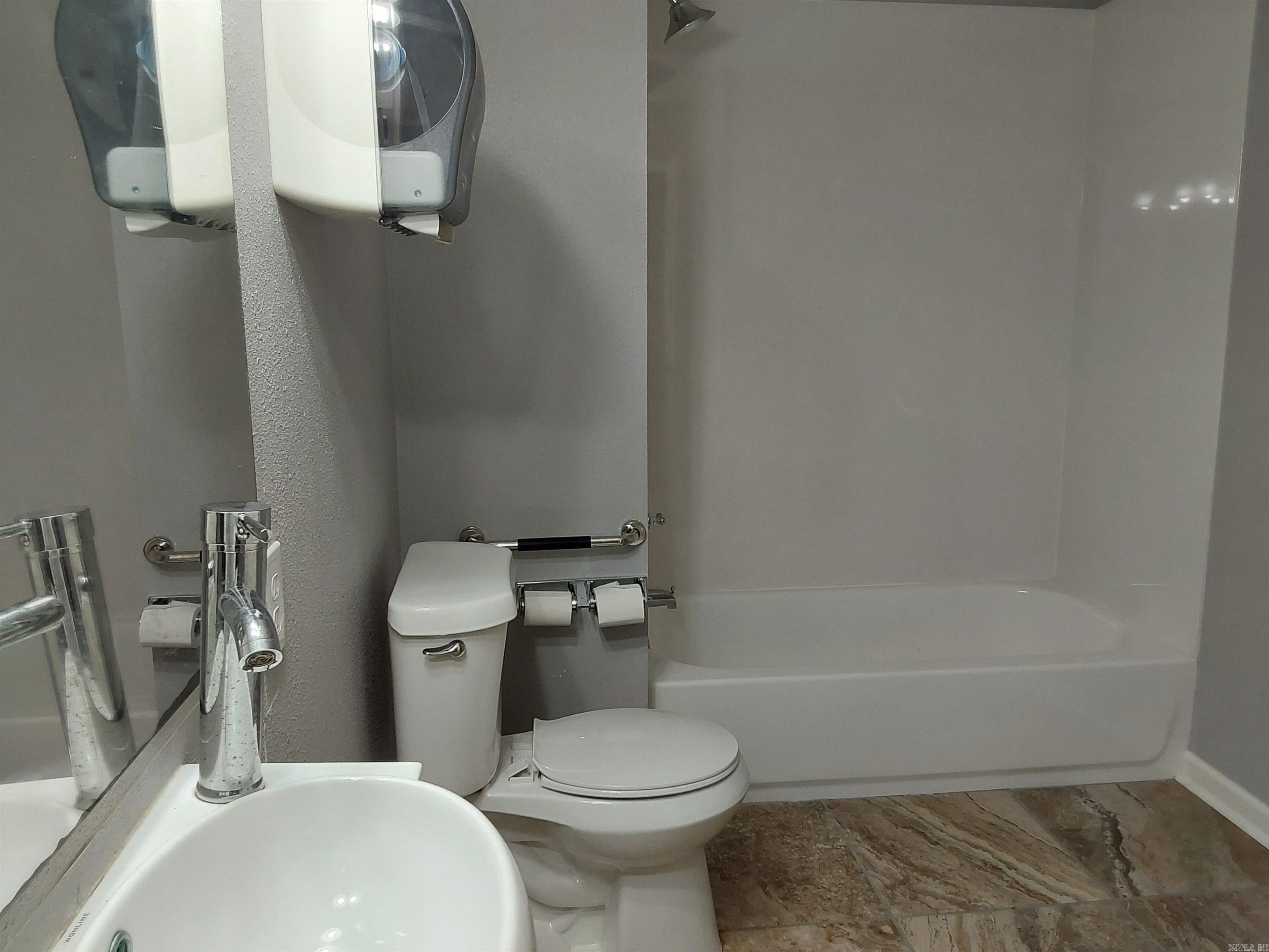 3111 Military  Benton, AR