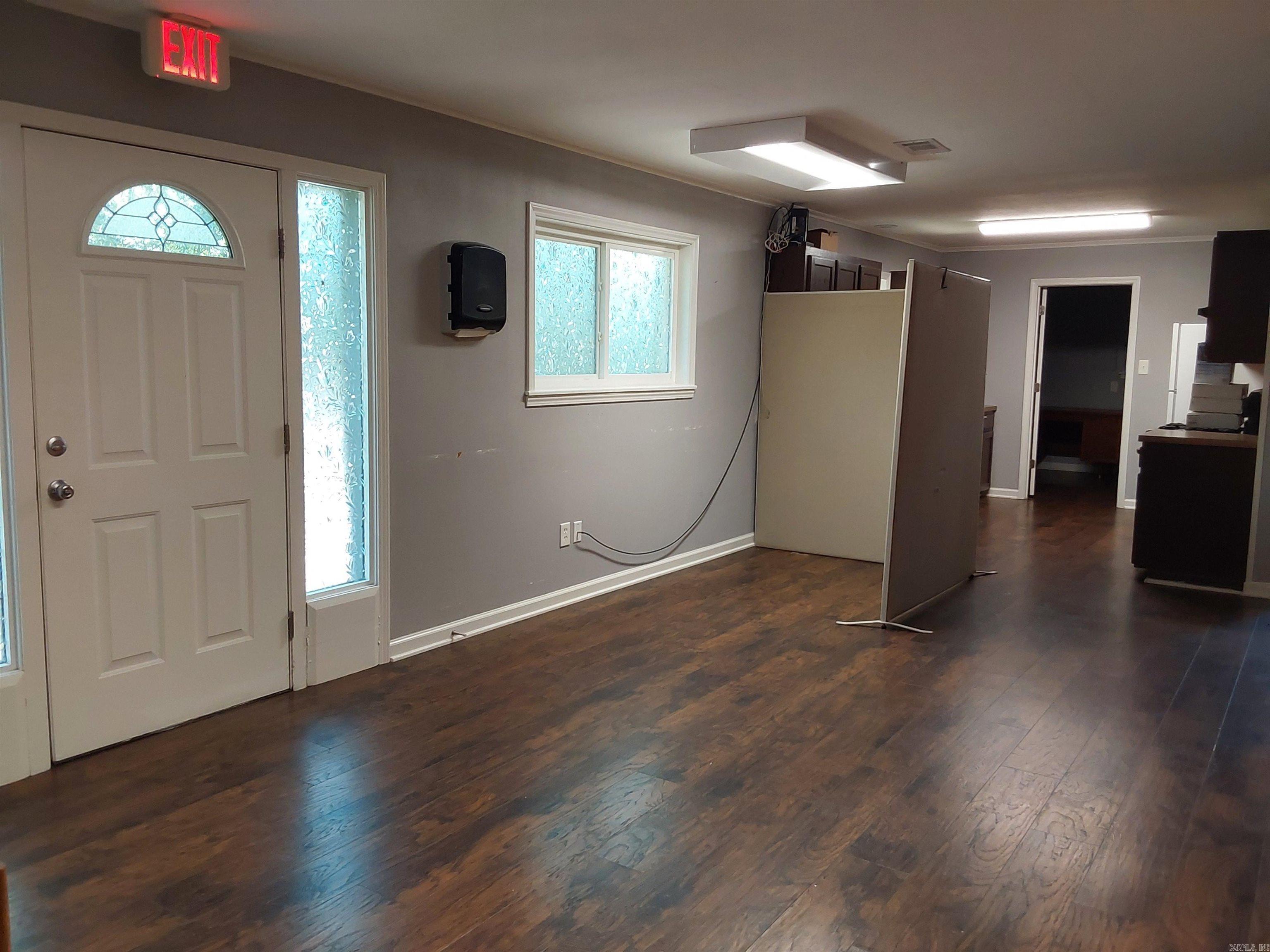 3111 Military  Benton, AR