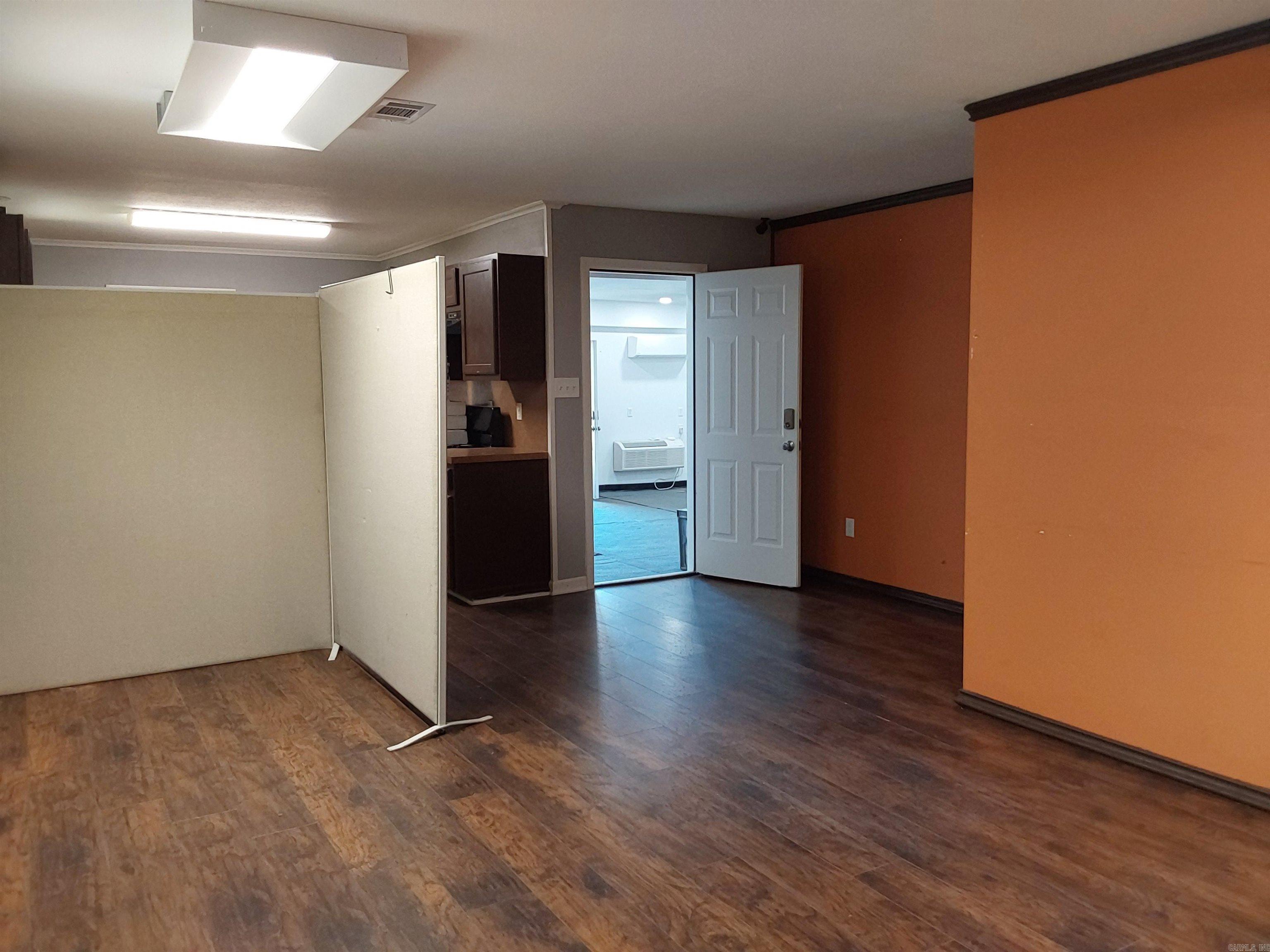 3111 Military  Benton, AR