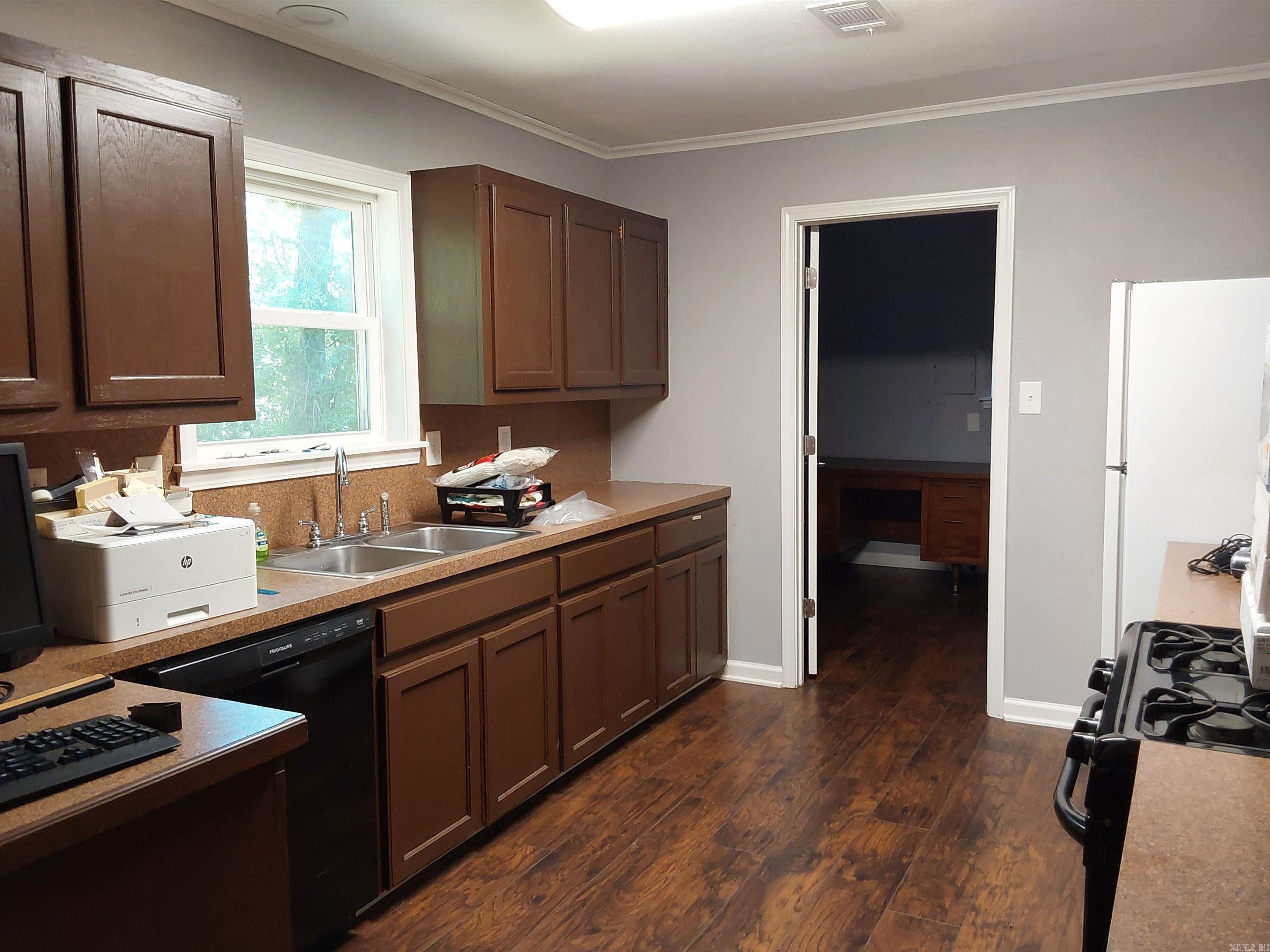 3111 Military  Benton, AR