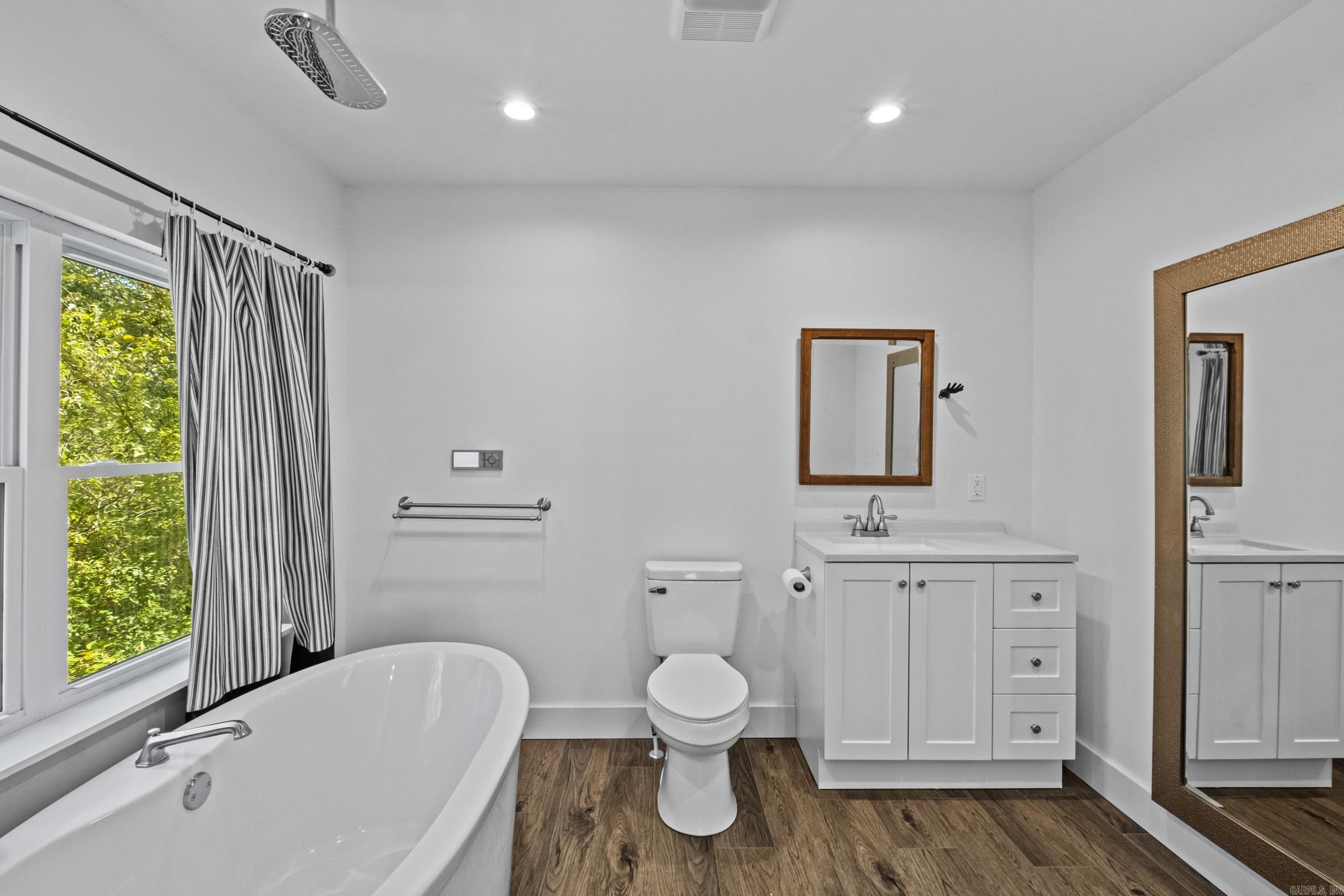 2944 W Country Club  Searcy, AR