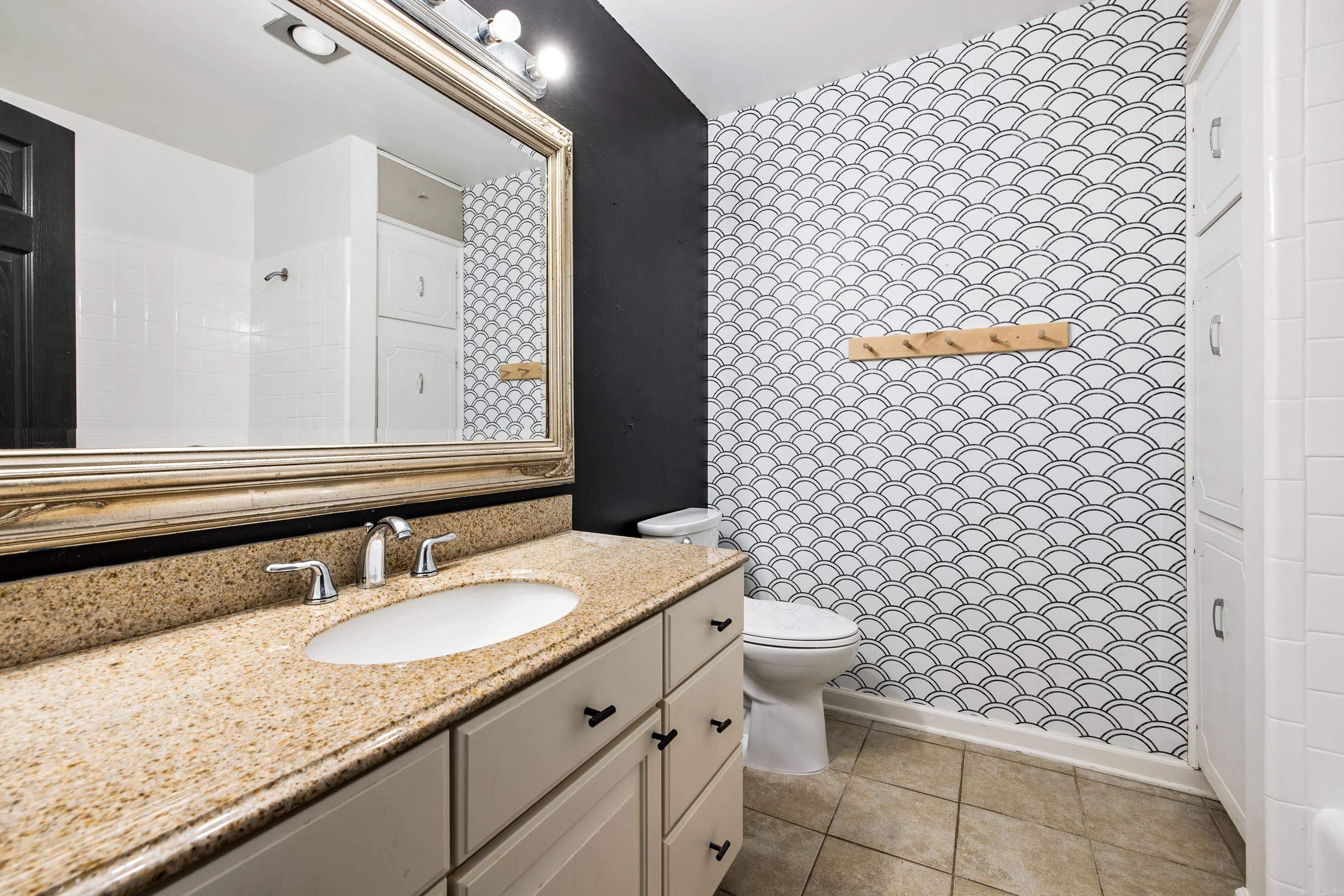 22 Flourite  Little Rock, AR