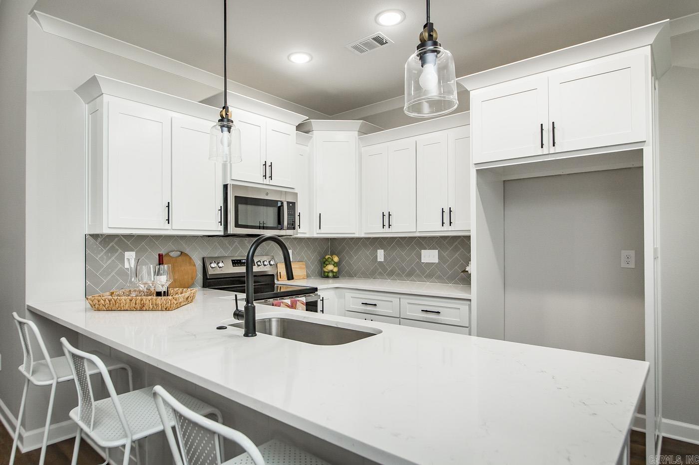 912 E Dell Vista  Cabot, AR