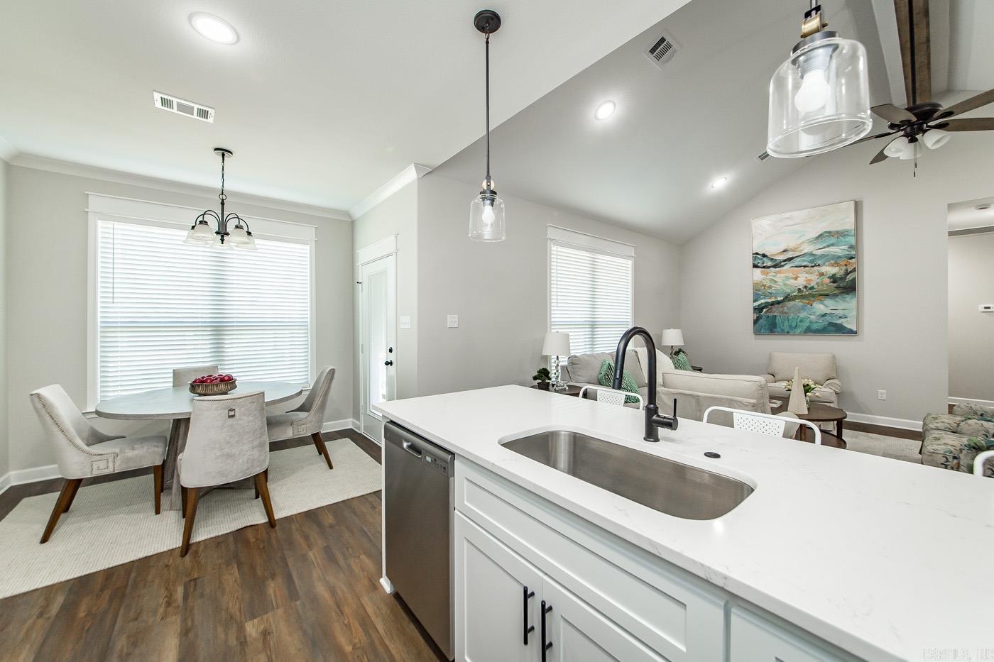 912 E Dell Vista  Cabot, AR