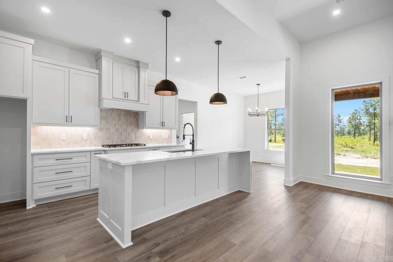 7121 Carl Moren Road  Hensley, AR