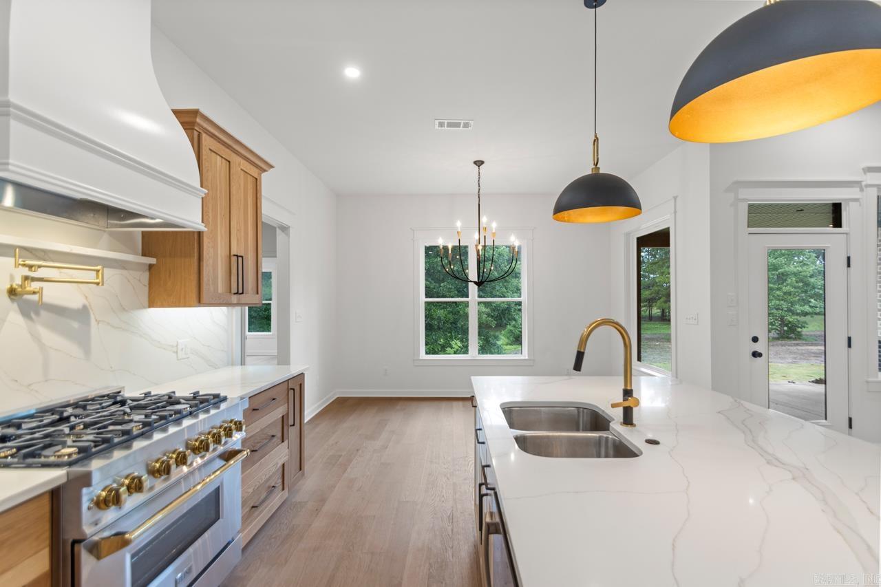 5676 Shore Drive  Hensley, AR