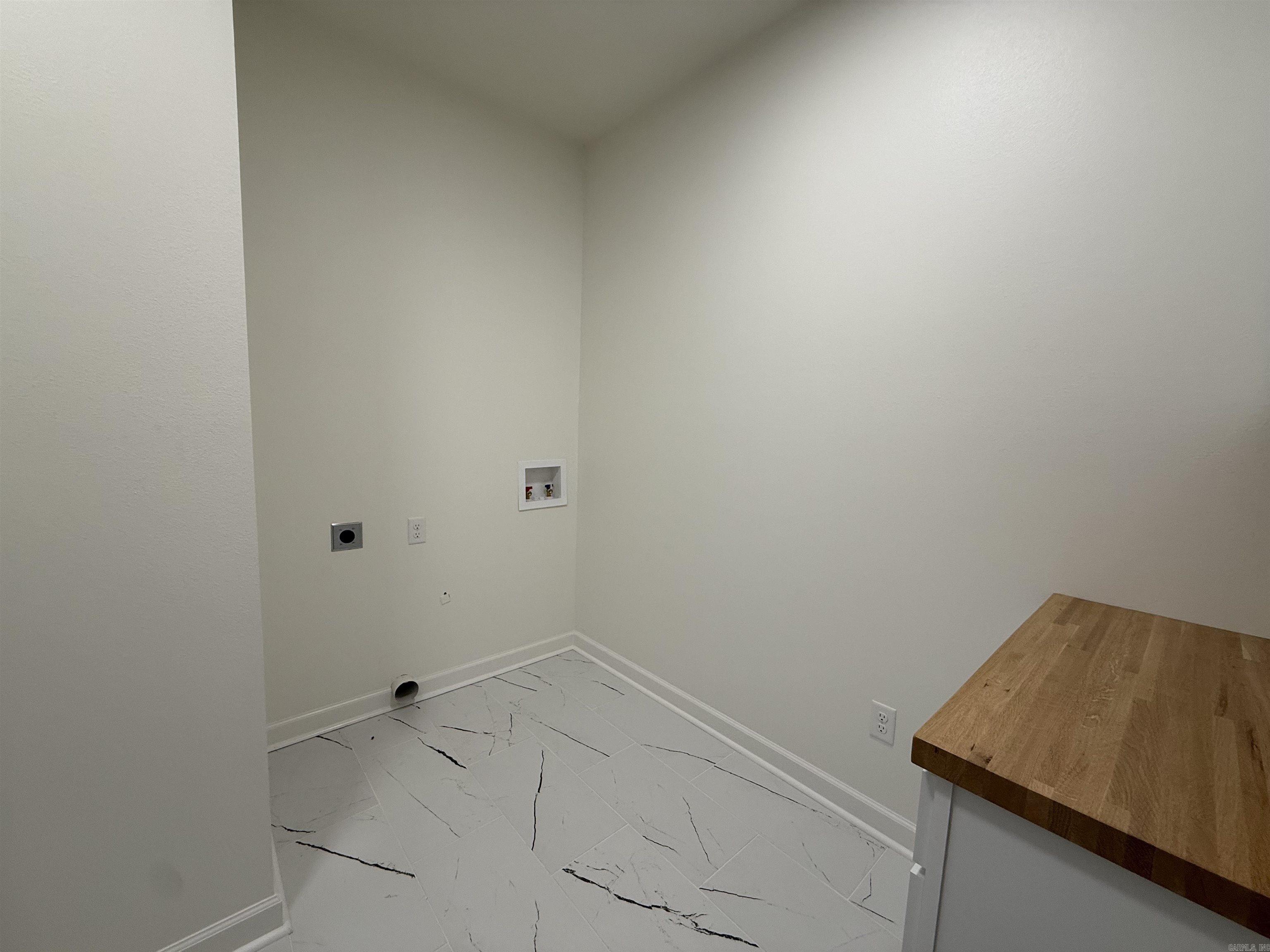 5676 Shore Drive Hensley, AR 72065