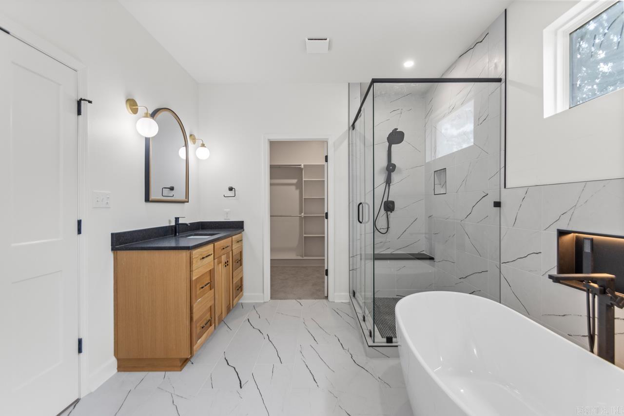 5676 Shore Drive  Hensley, AR