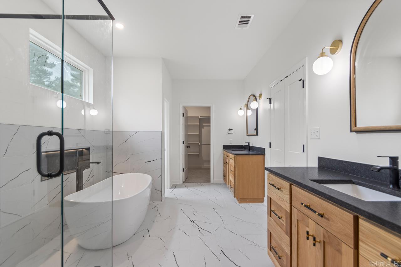 5676 Shore Drive  Hensley, AR