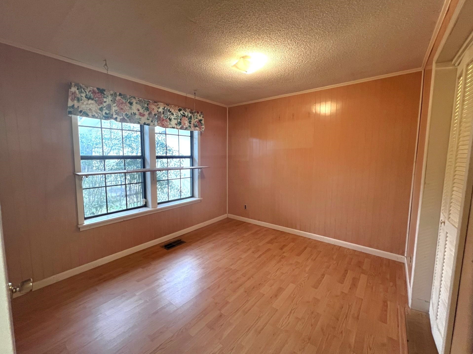 1201 E Main  Mountain View, AR