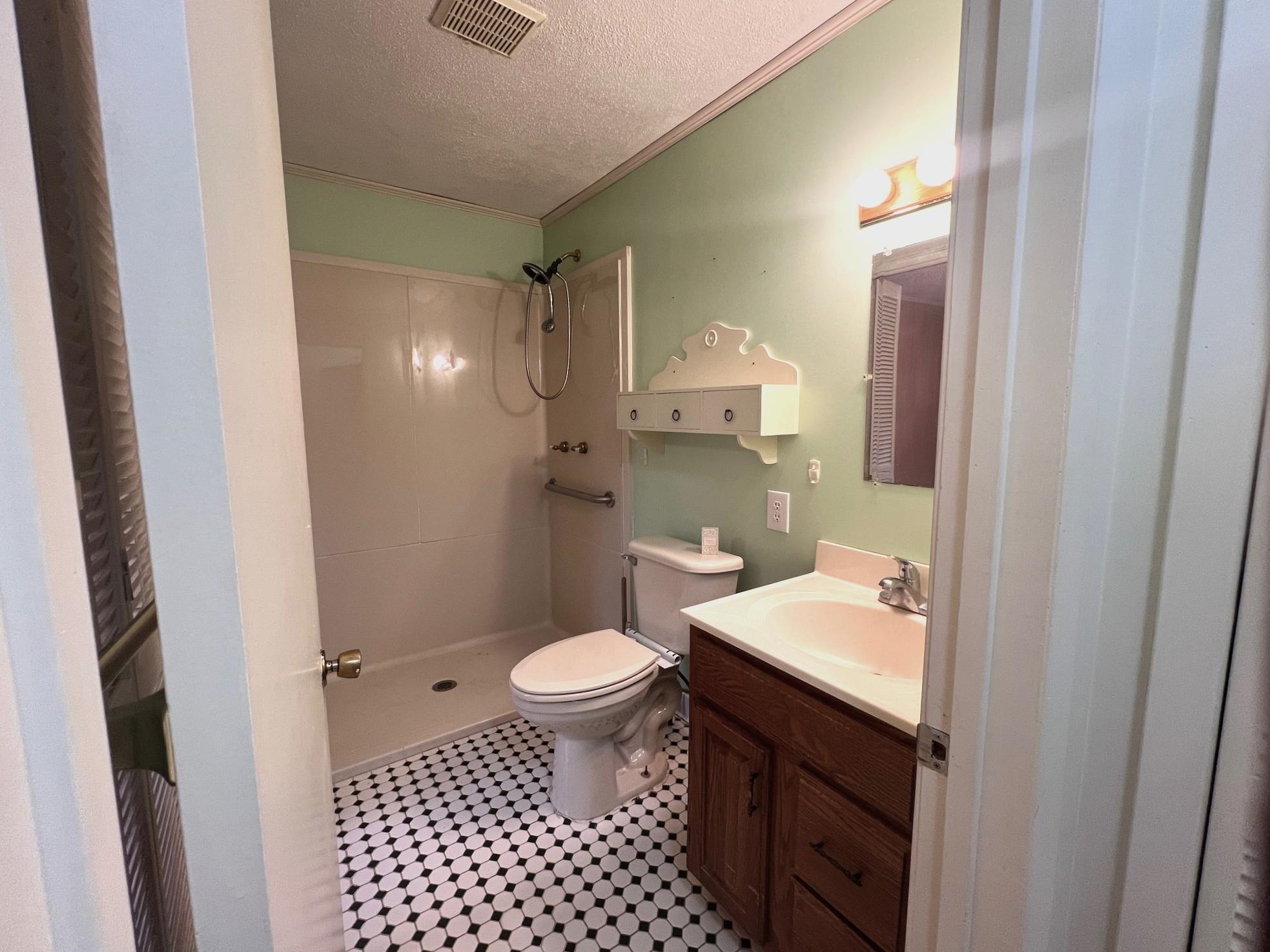 1201 E Main  Mountain View, AR