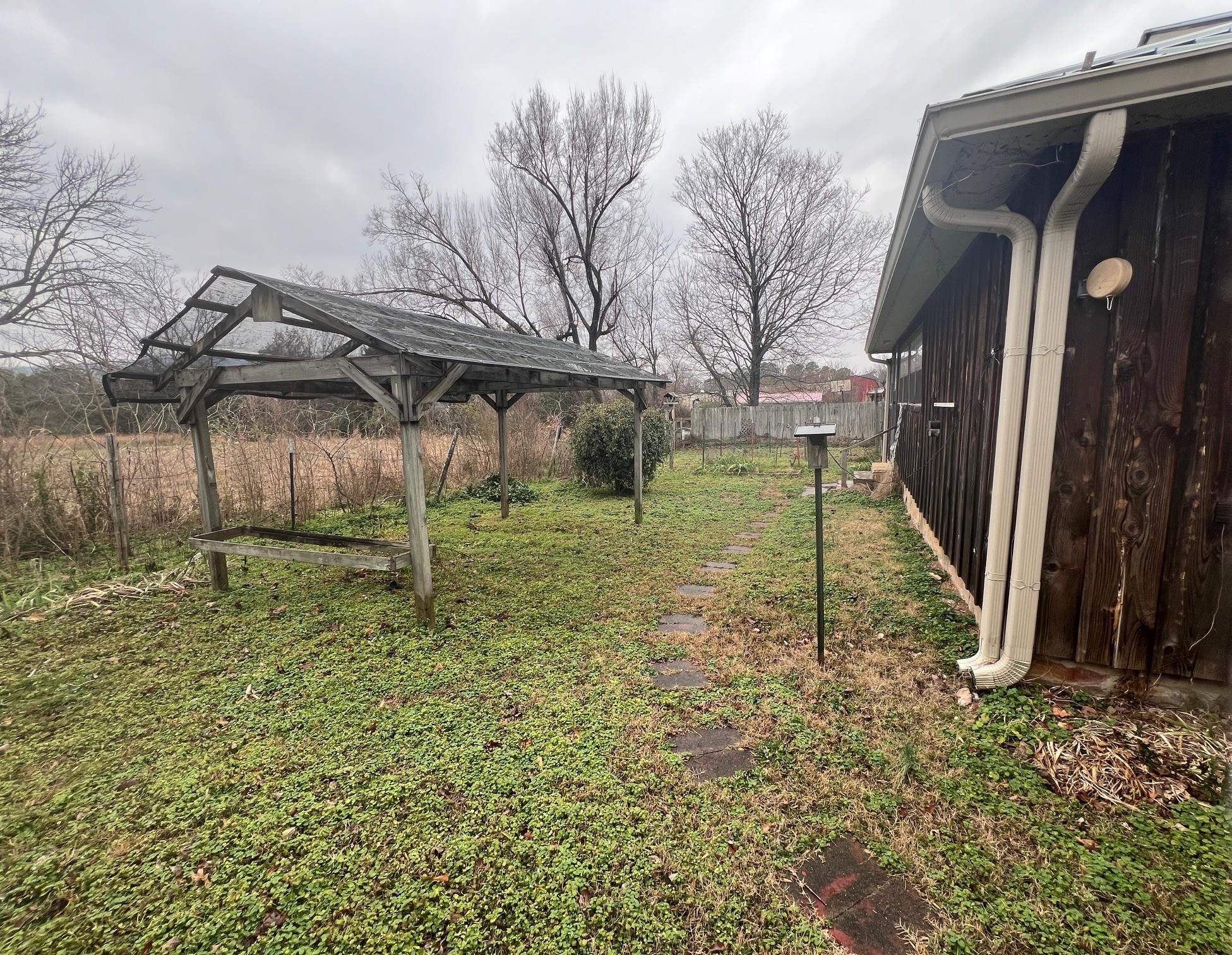 1201 E Main  Mountain View, AR