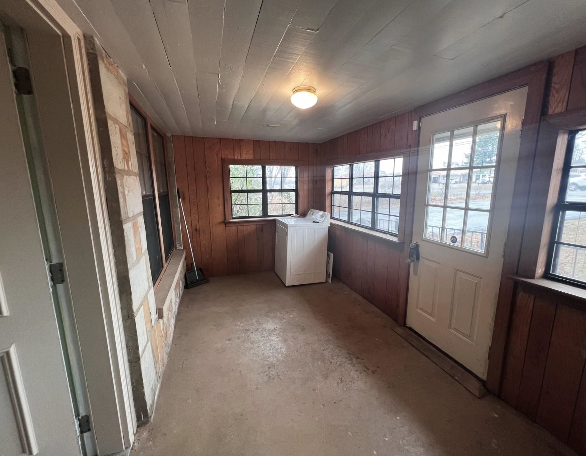 1201 E Main  Mountain View, AR