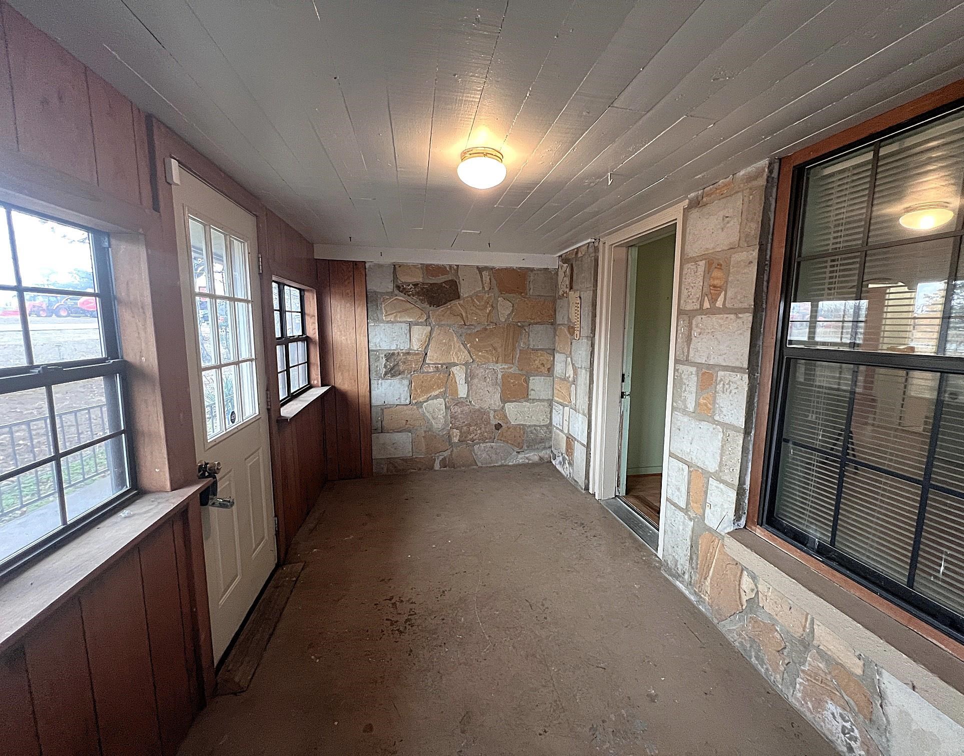 1201 E Main  Mountain View, AR