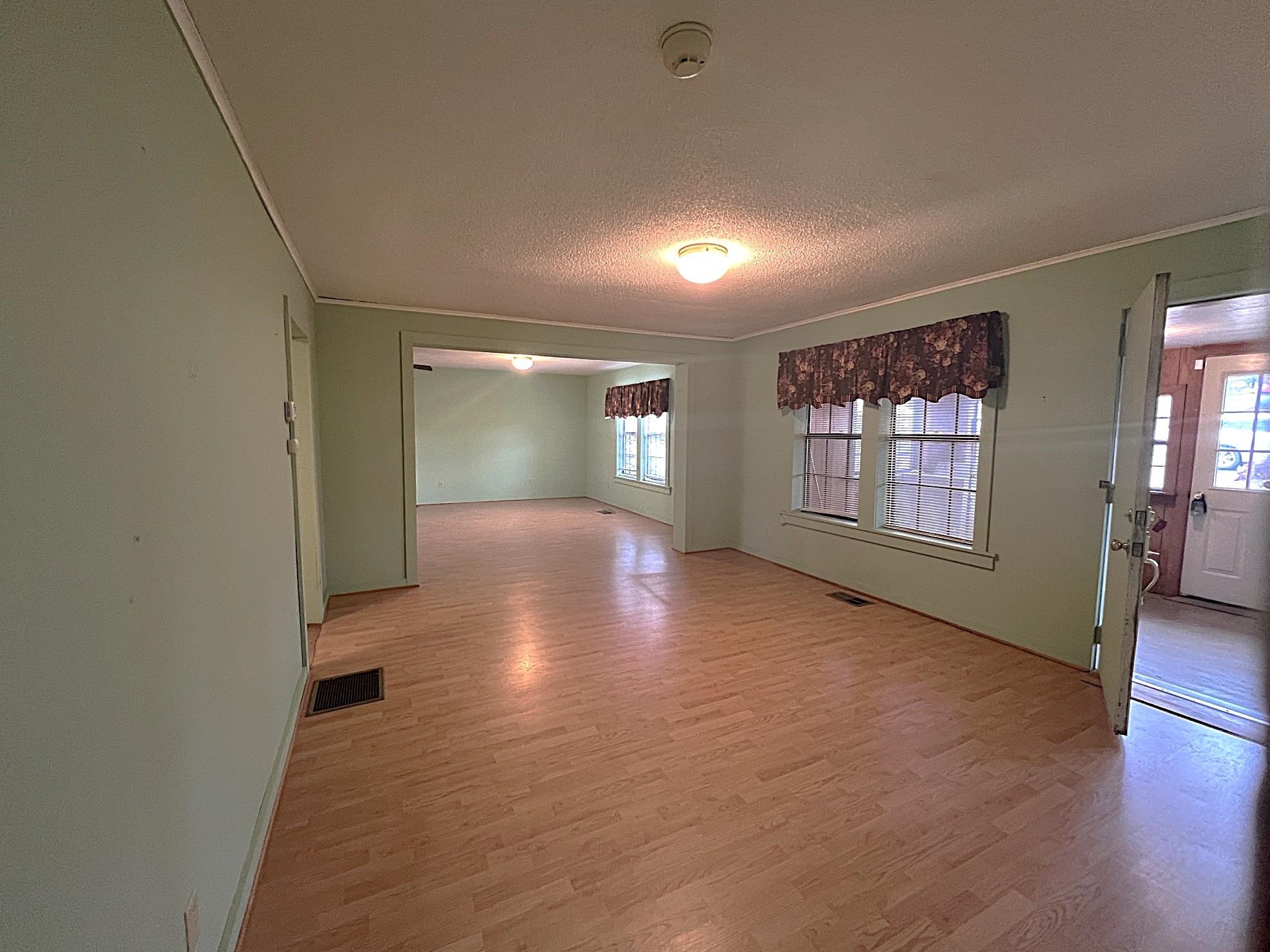 1201 E Main  Mountain View, AR