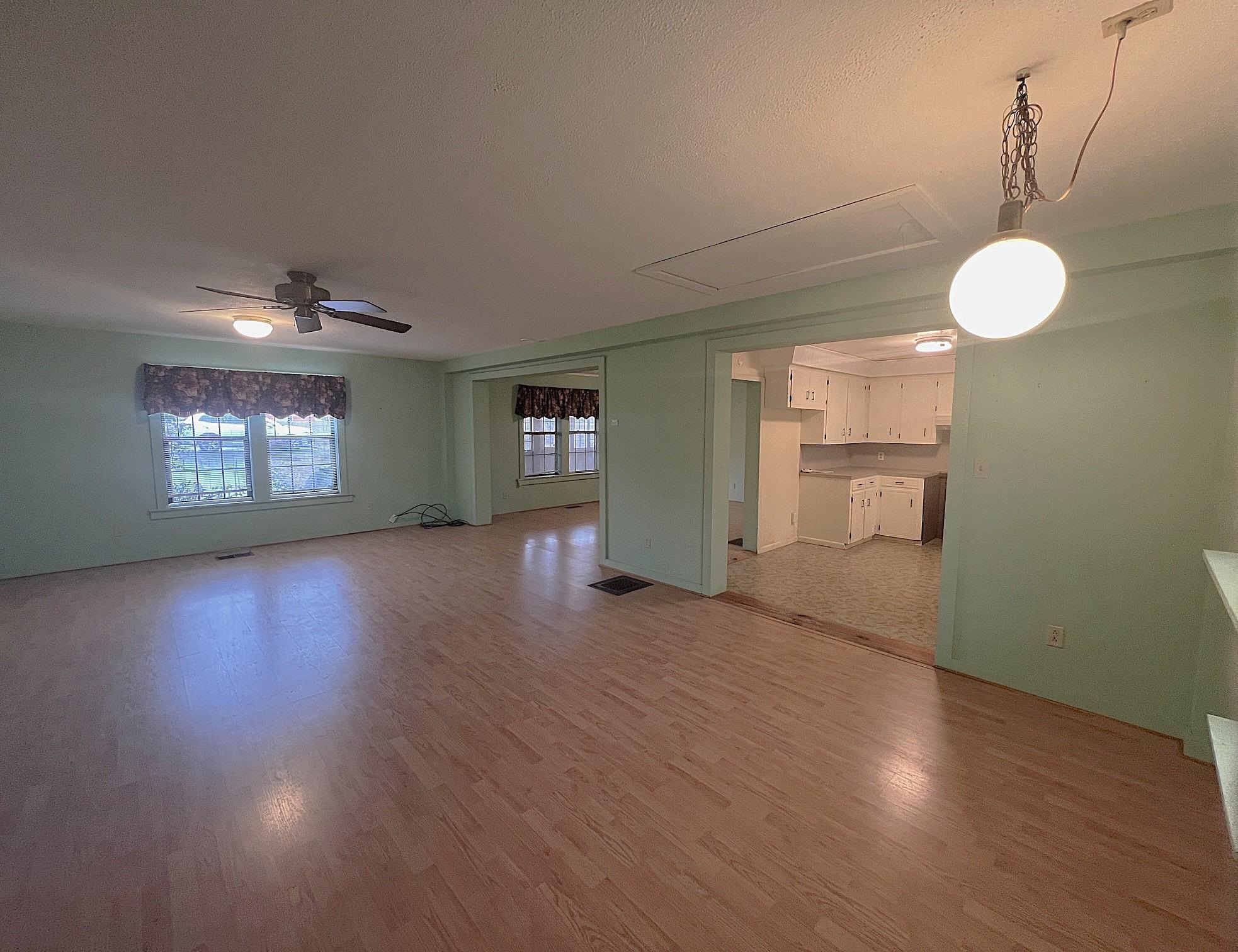 1201 E Main  Mountain View, AR