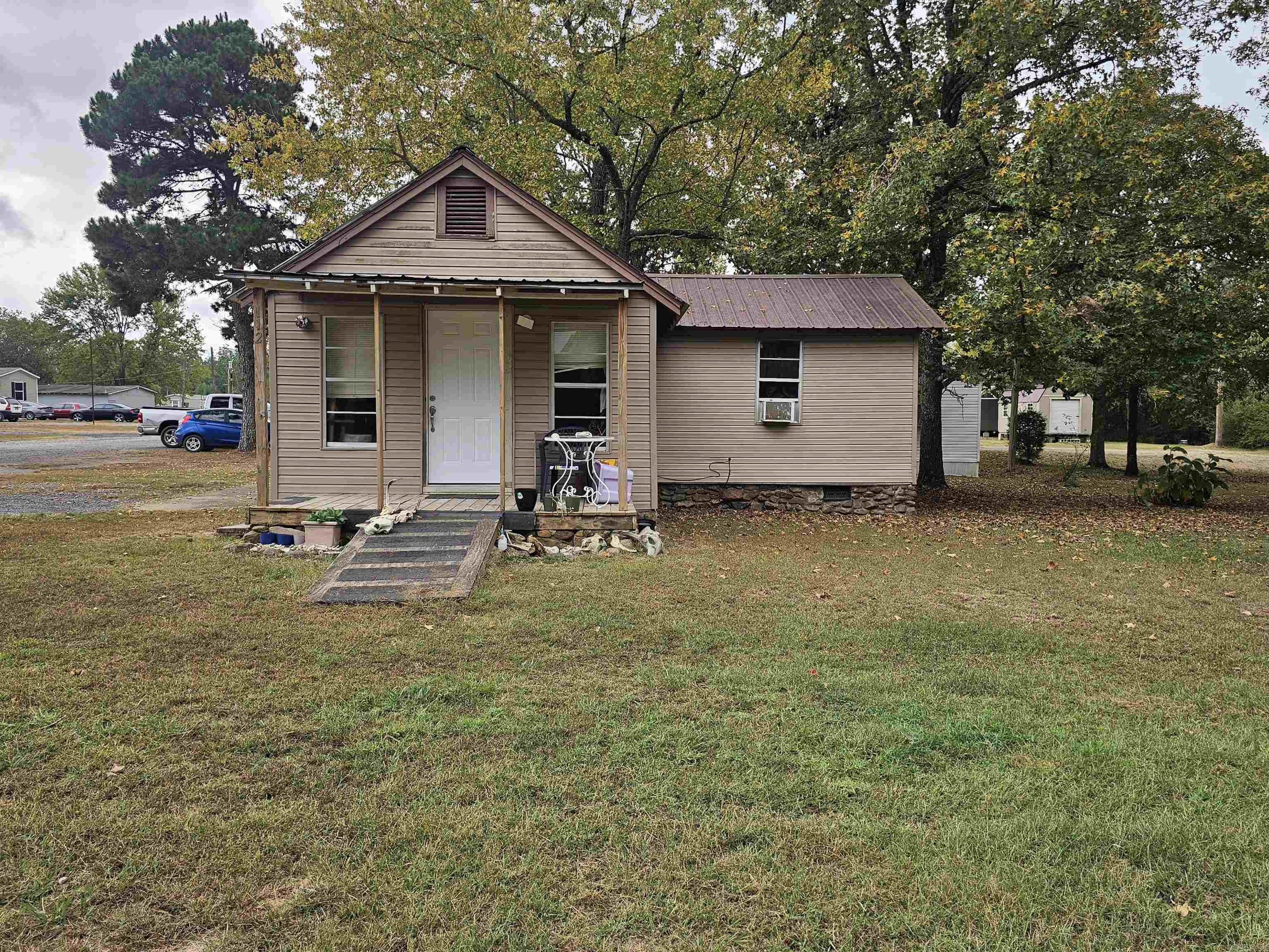 3613 Hwy 8  Mena, AR