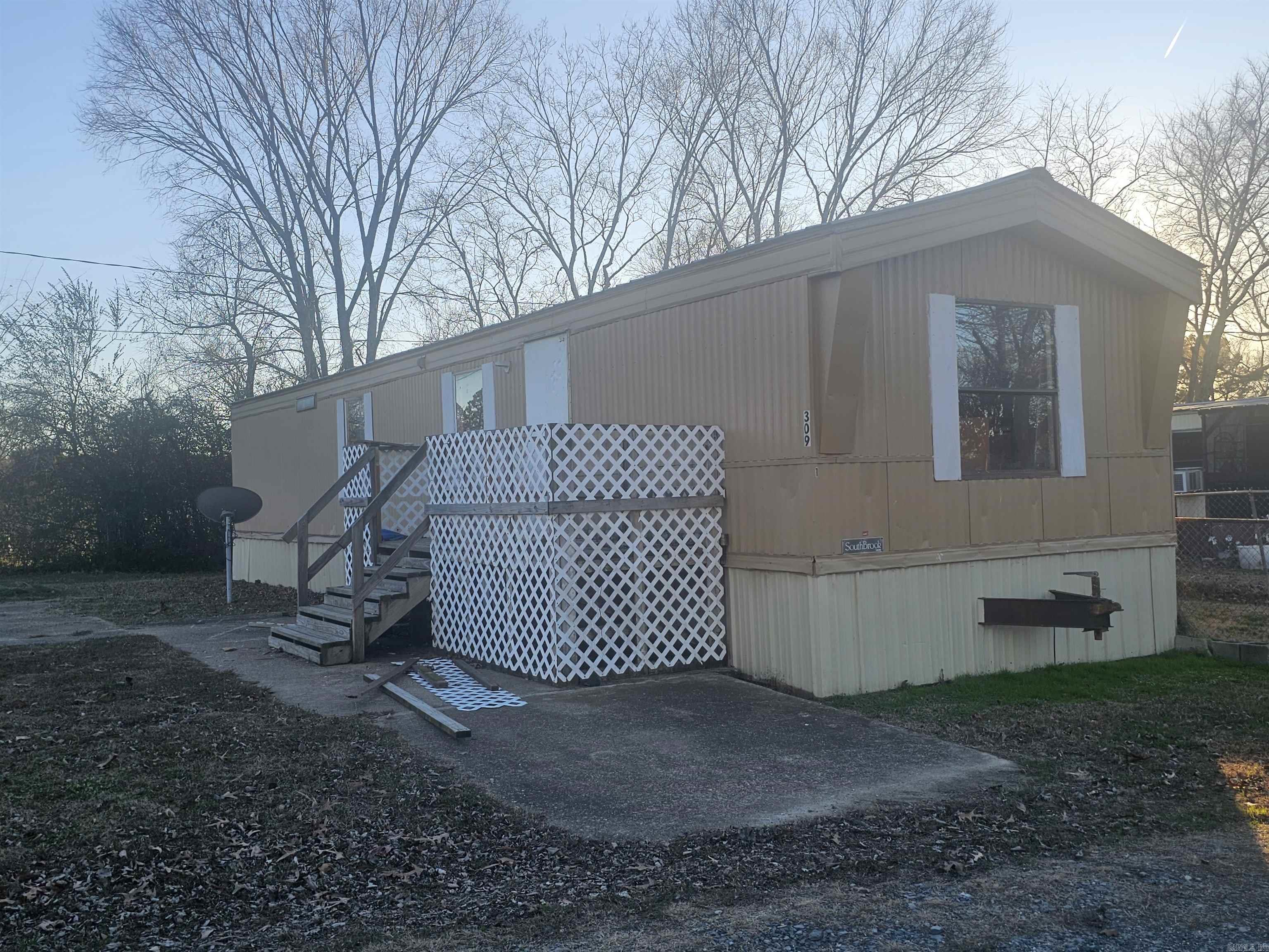 3613 Hwy 8  Mena, AR