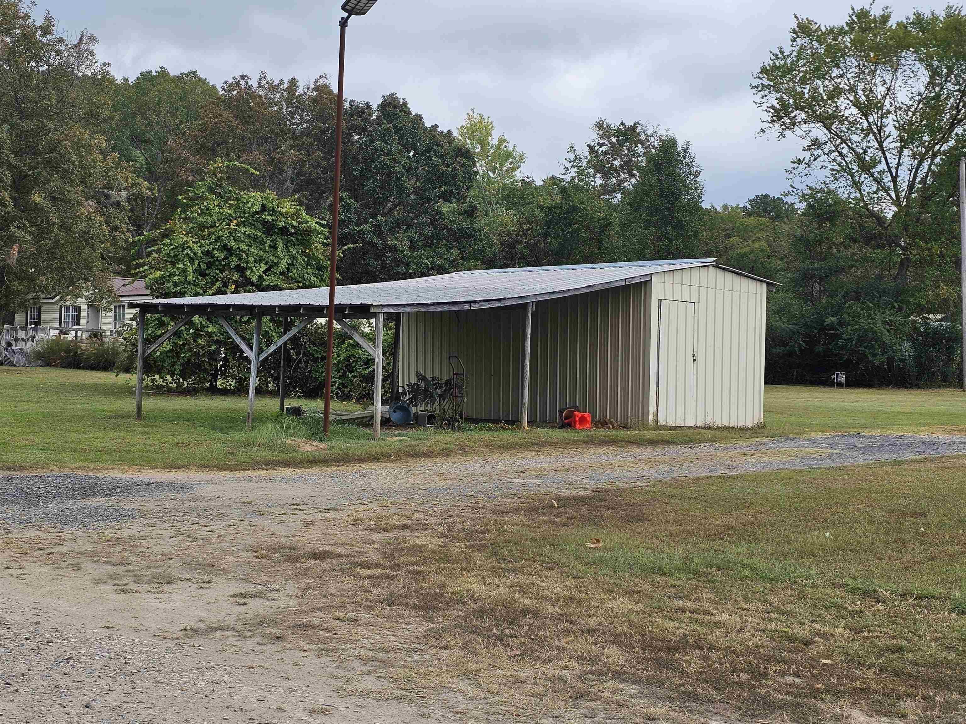 3613 Hwy 8  Mena, AR