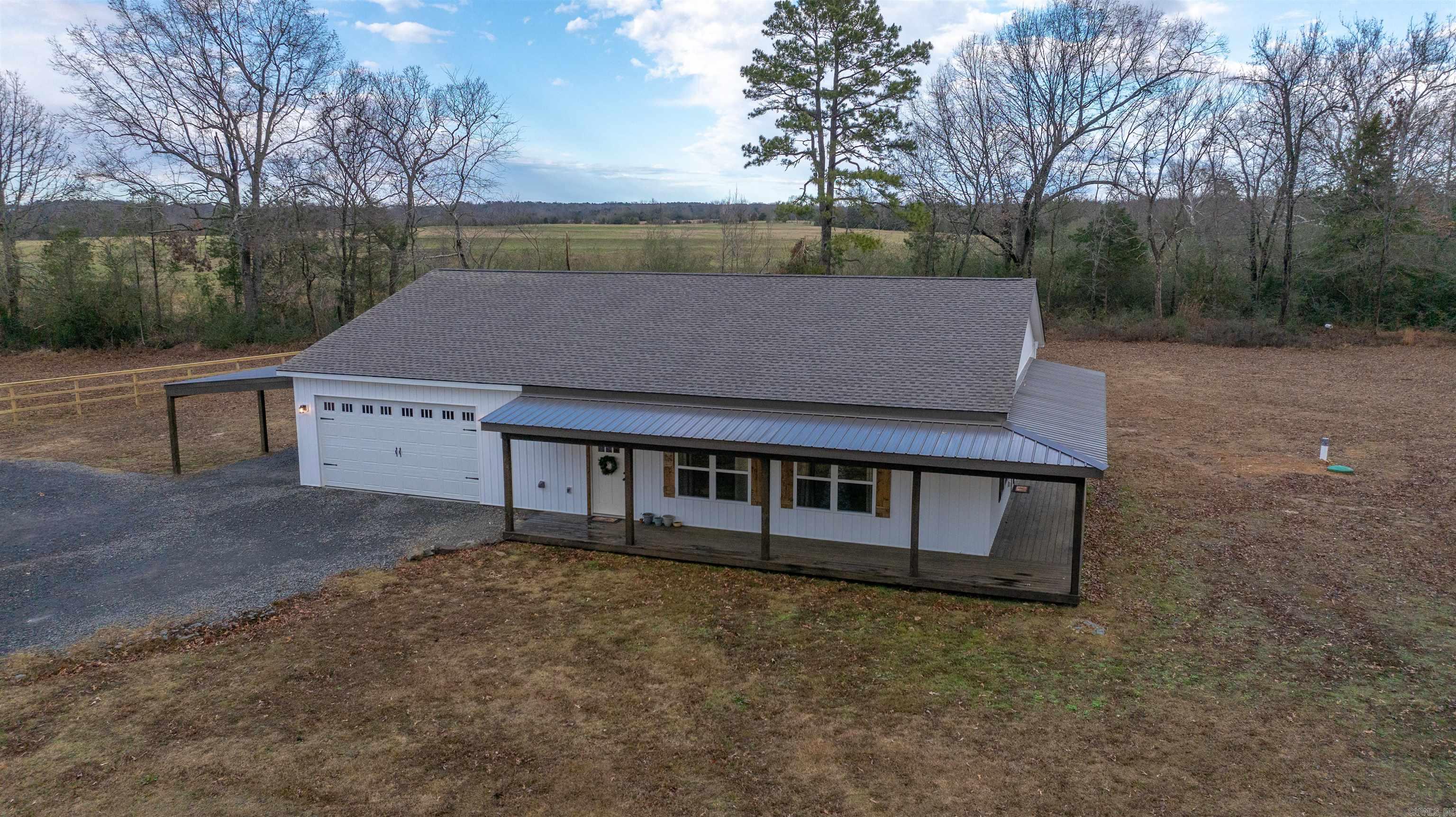 495 Shiloh  Greers Ferry, AR