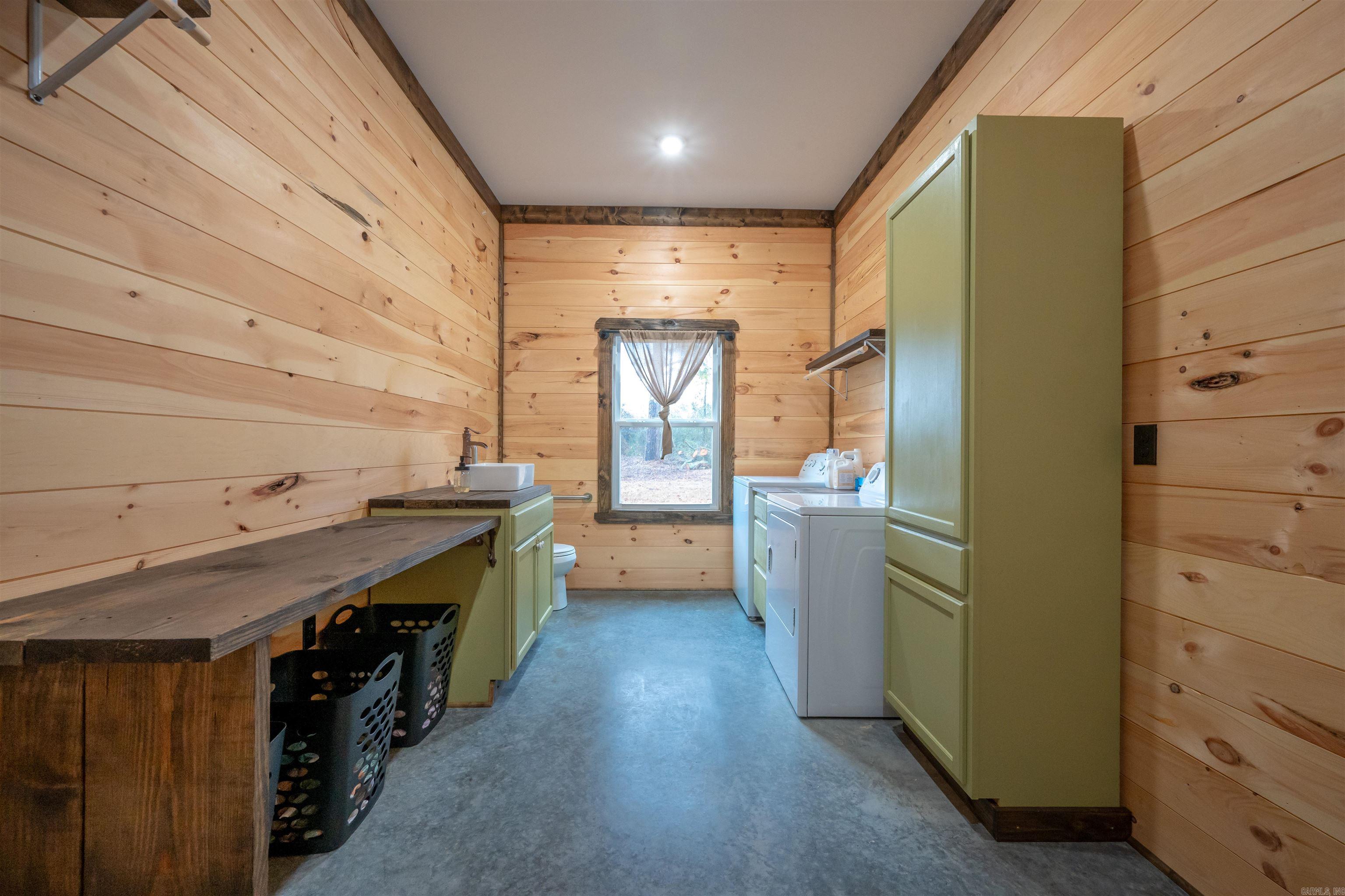 495 Shiloh  Greers Ferry, AR