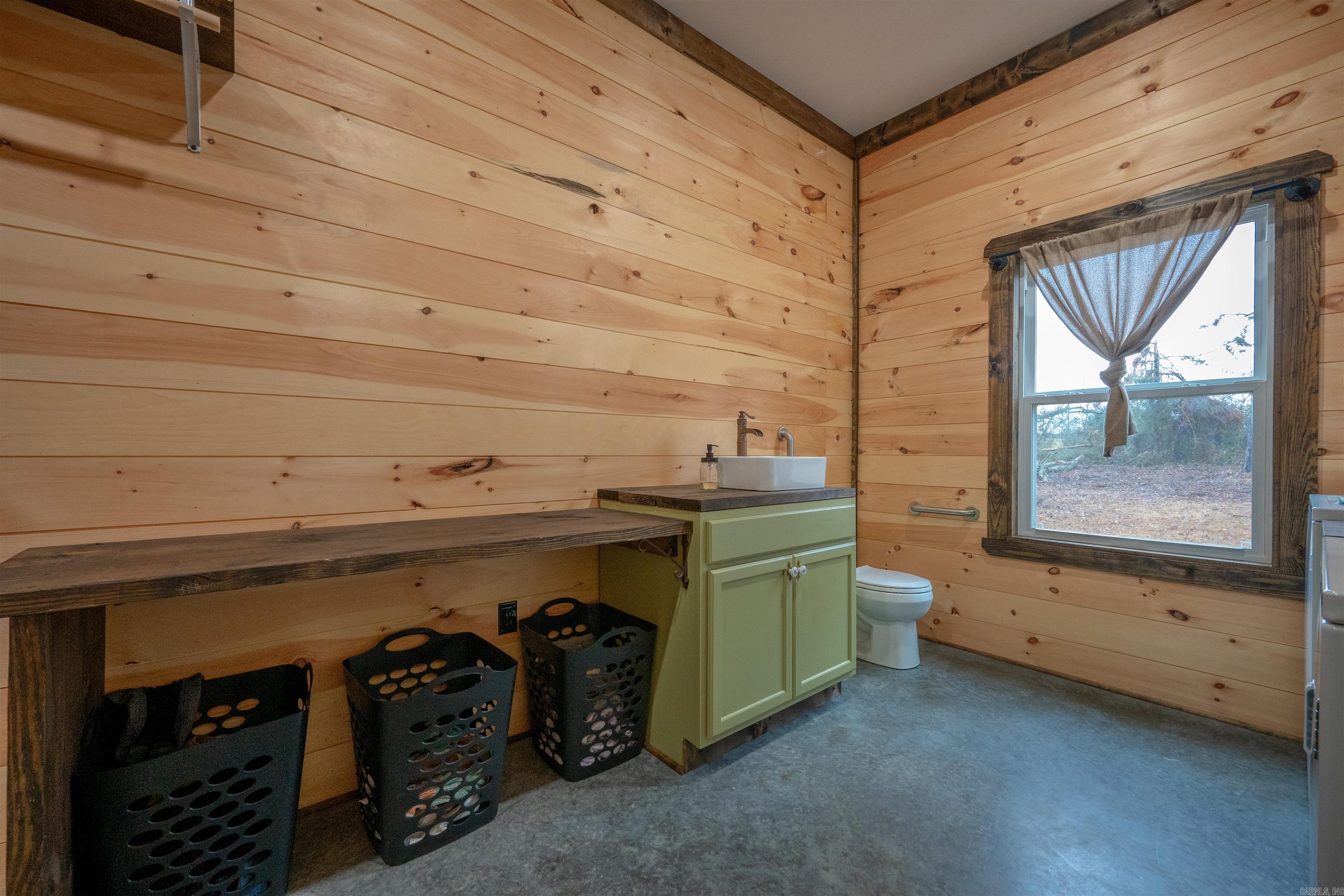 495 Shiloh  Greers Ferry, AR