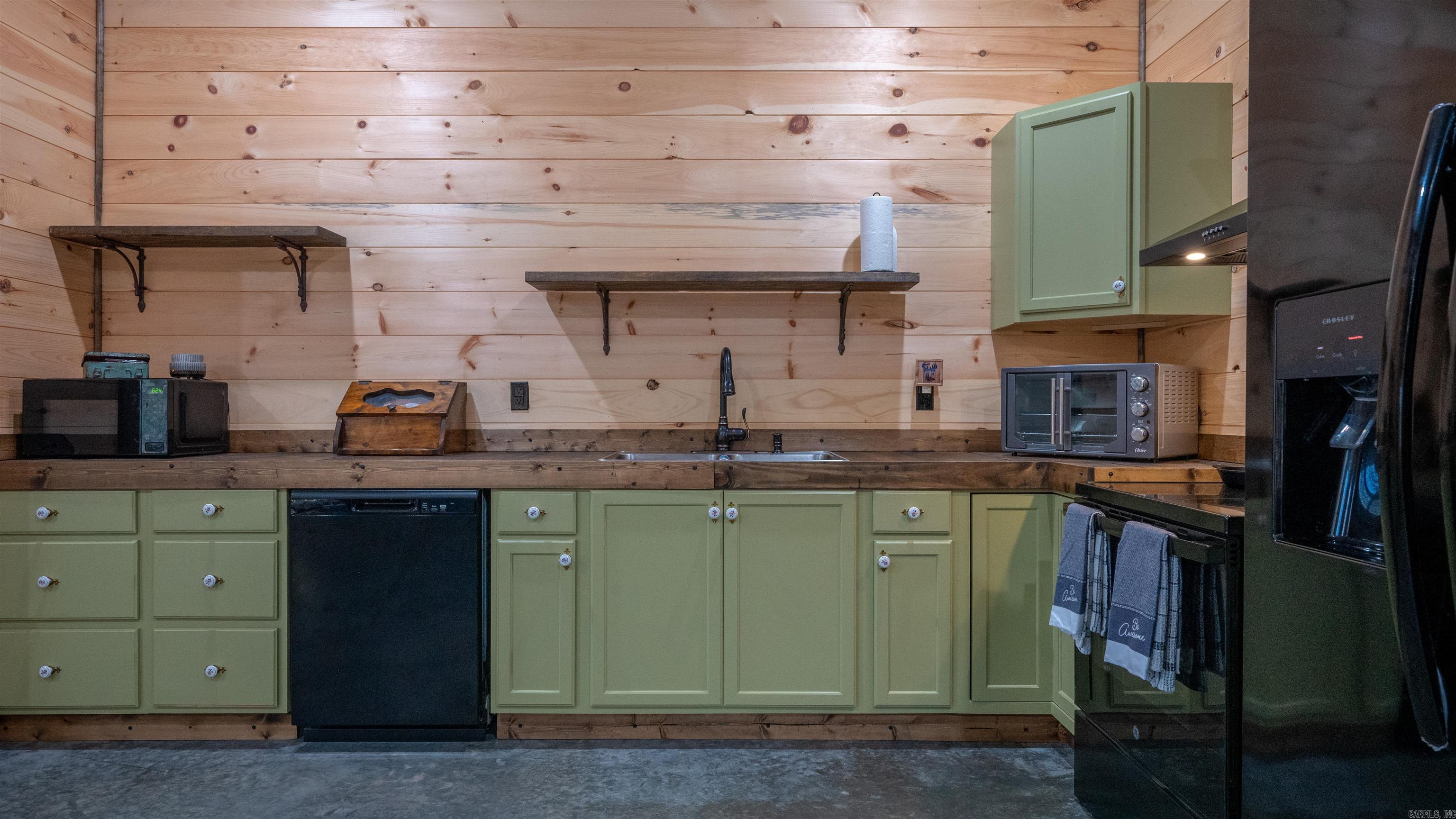 495 Shiloh  Greers Ferry, AR