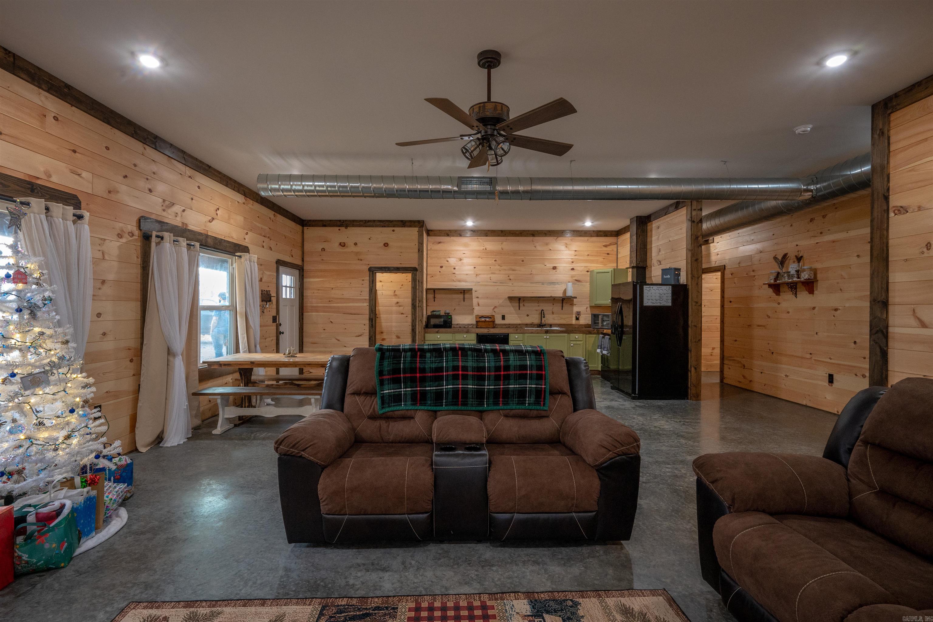 495 Shiloh  Greers Ferry, AR