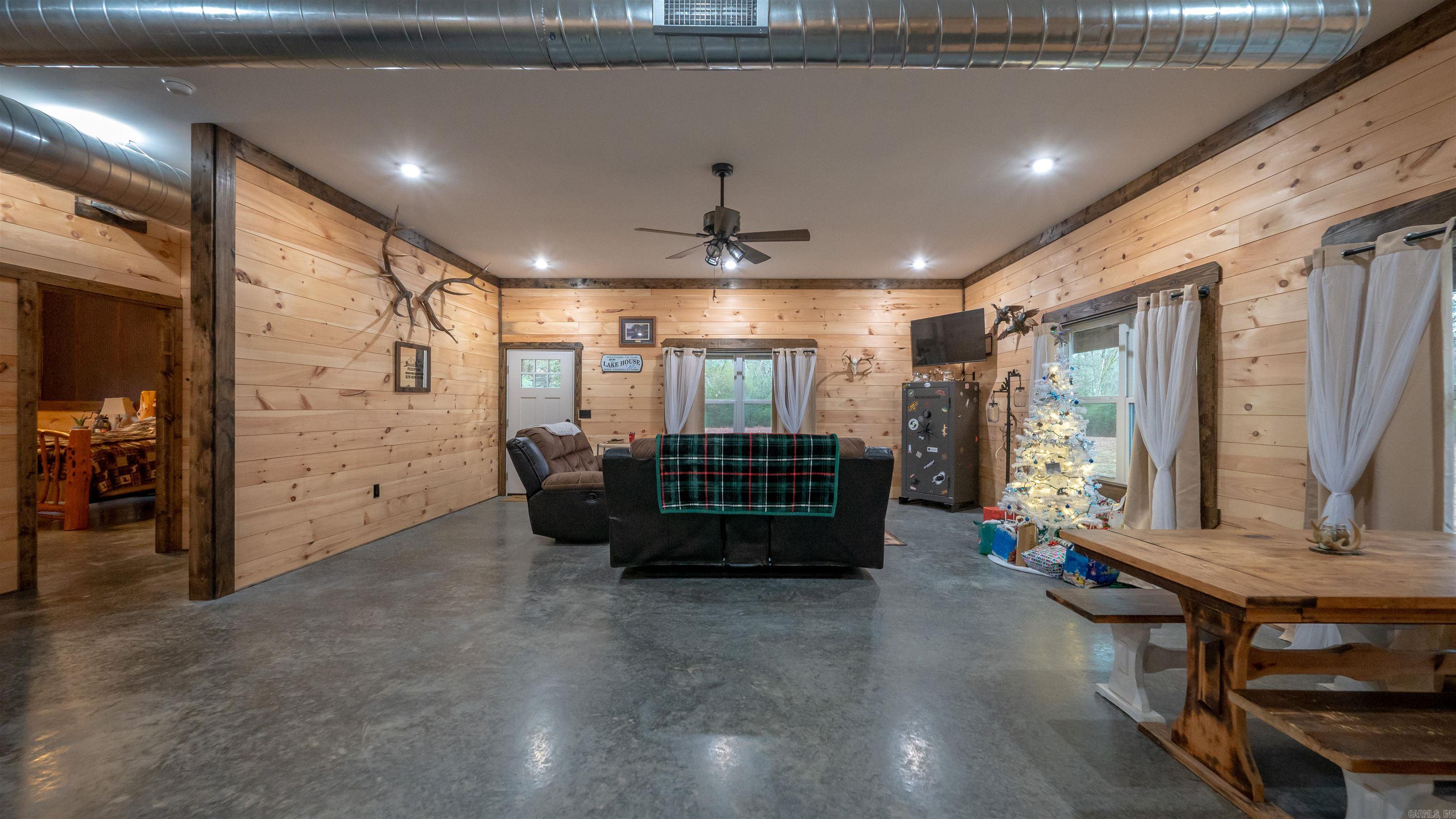 495 Shiloh  Greers Ferry, AR