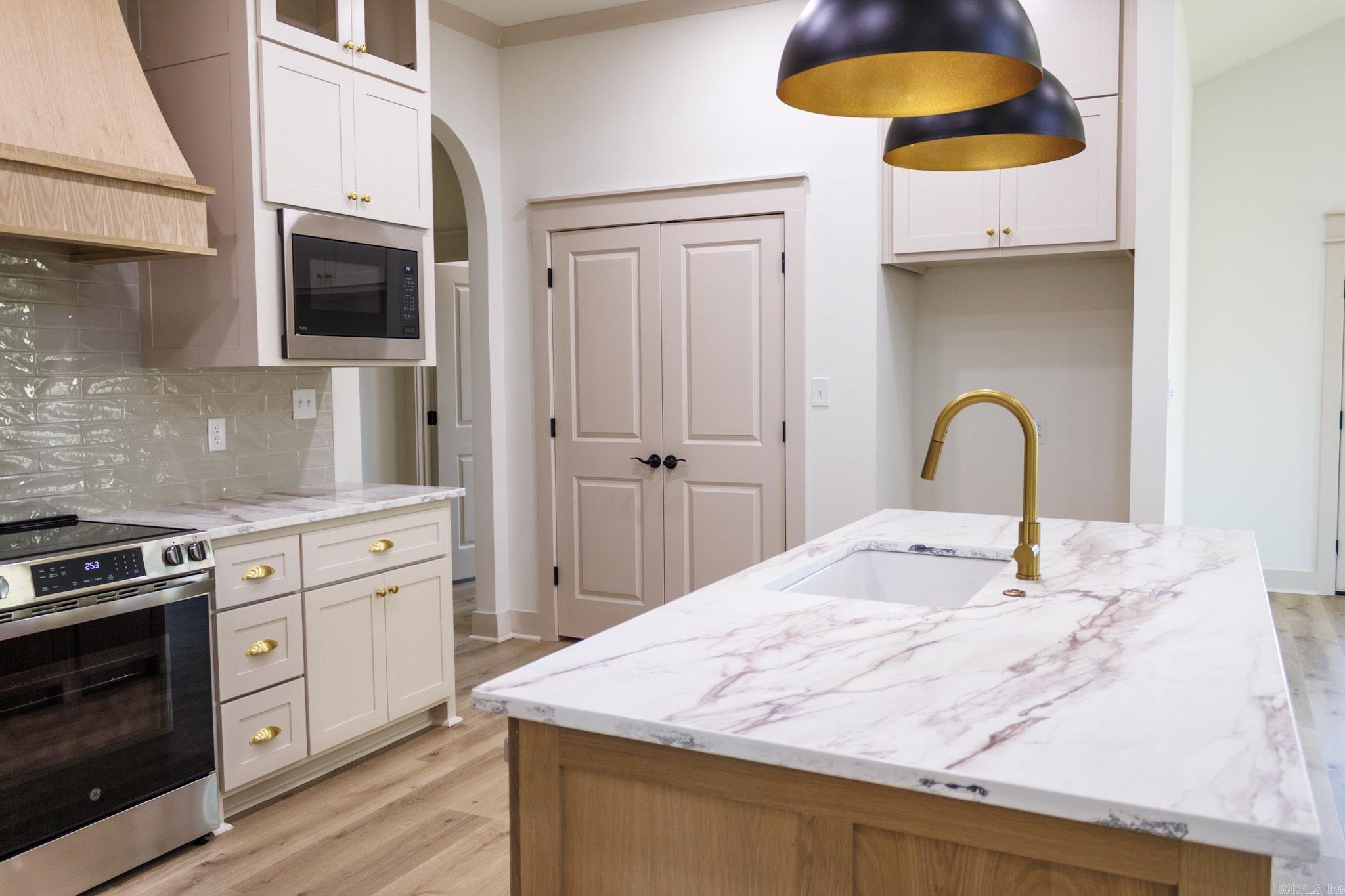 295 Castleberry Rd.  Greenbrier, AR