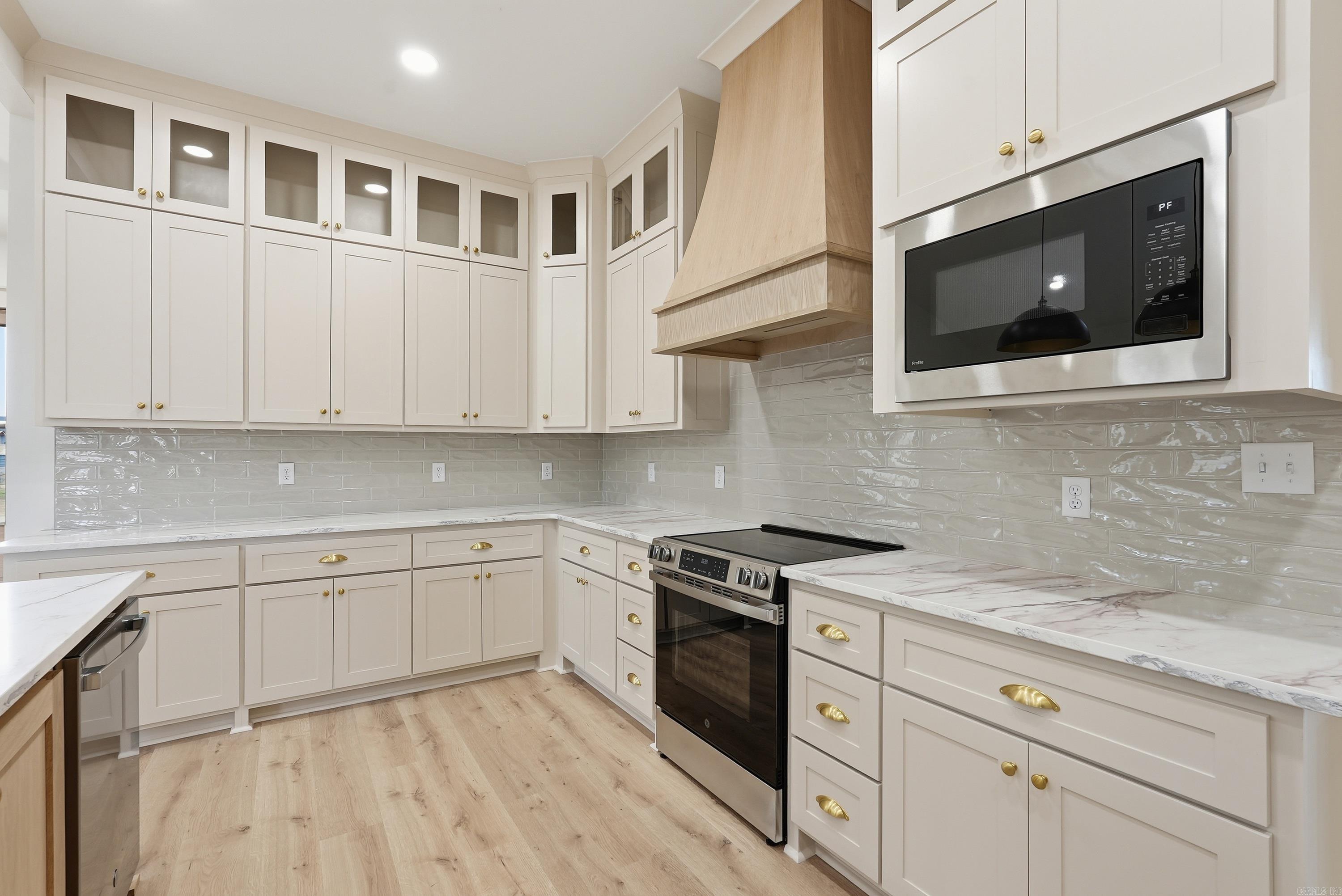 295 Castleberry Rd.  Greenbrier, AR