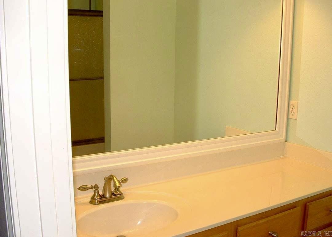 2705 mackenzie  Conway, AR