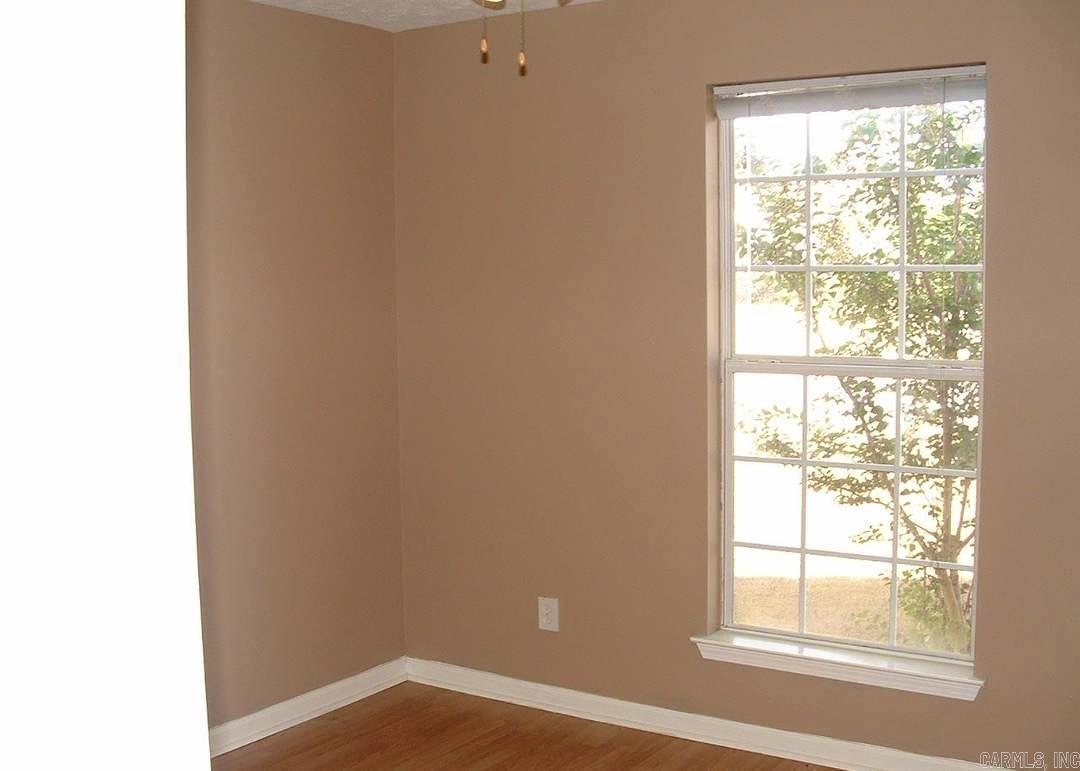 2705 mackenzie  Conway, AR