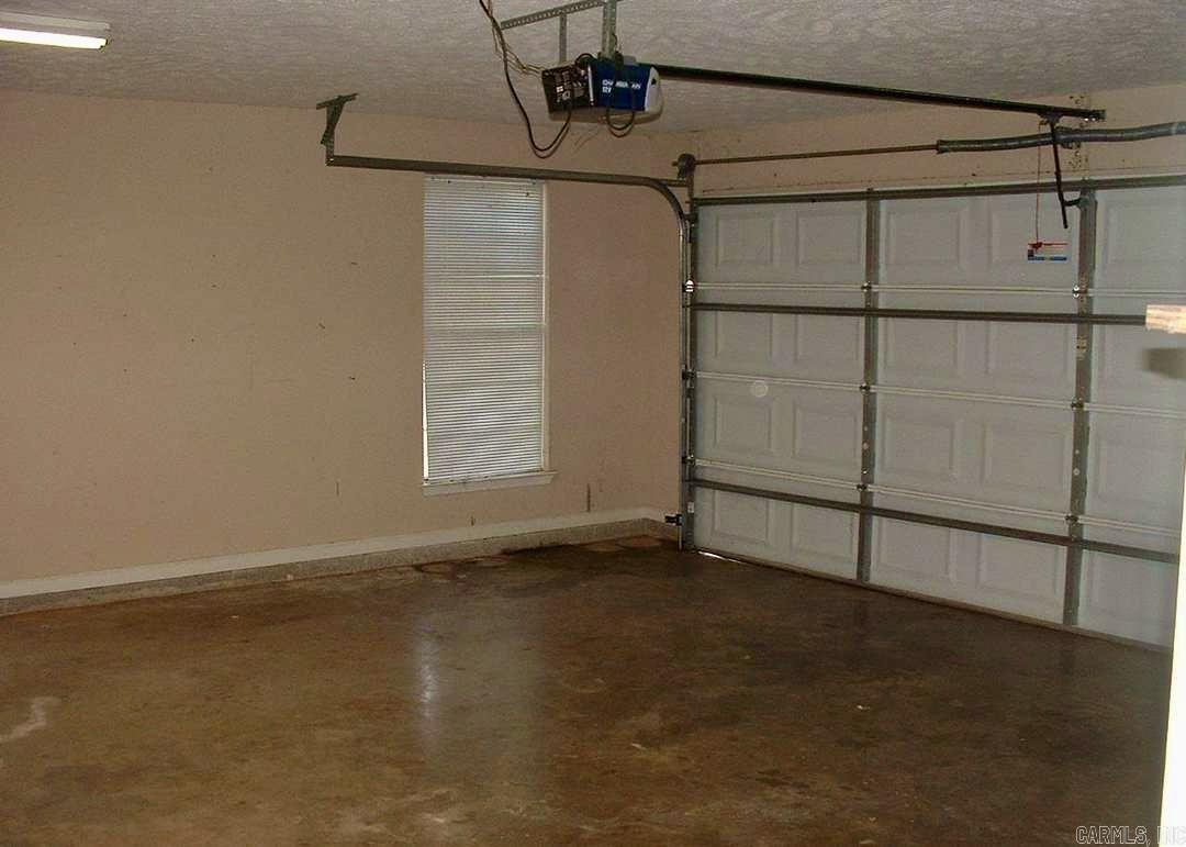 2705 mackenzie  Conway, AR