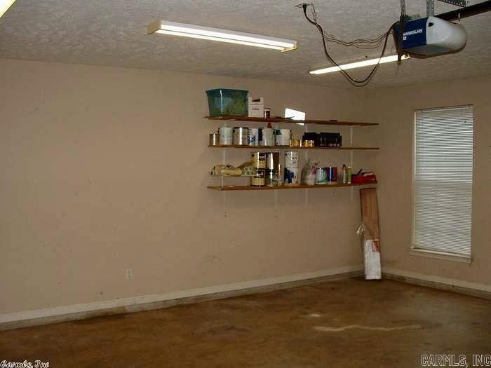 2705 mackenzie  Conway, AR