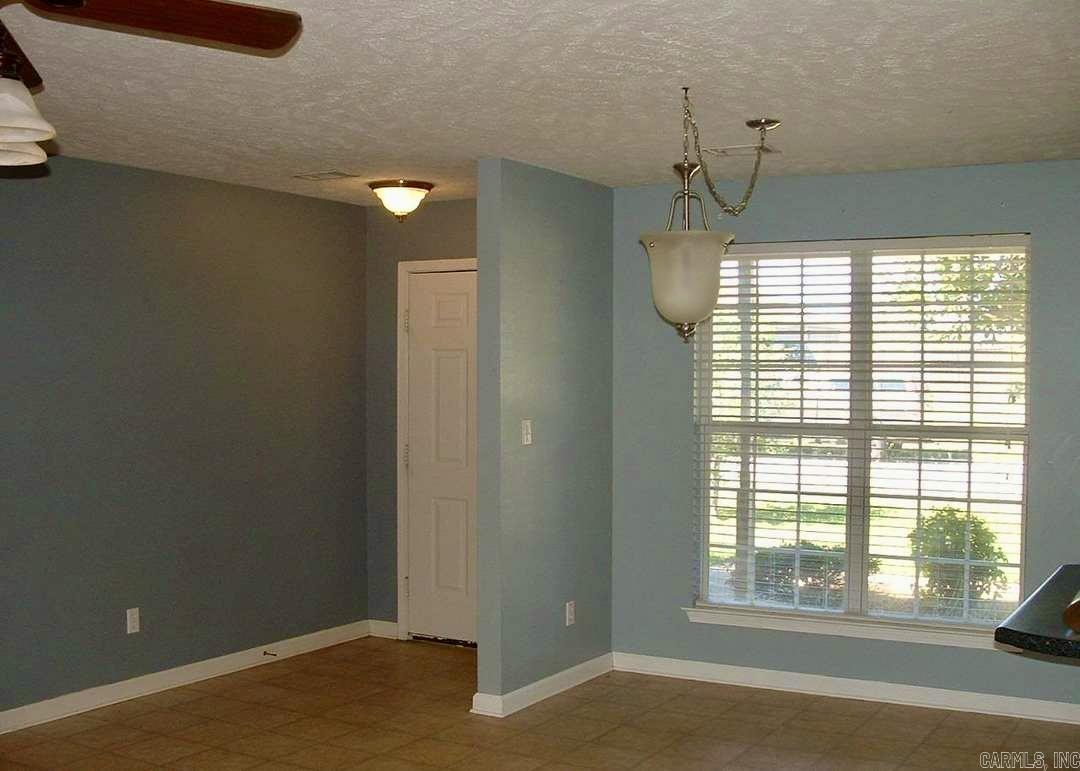 2705 mackenzie  Conway, AR