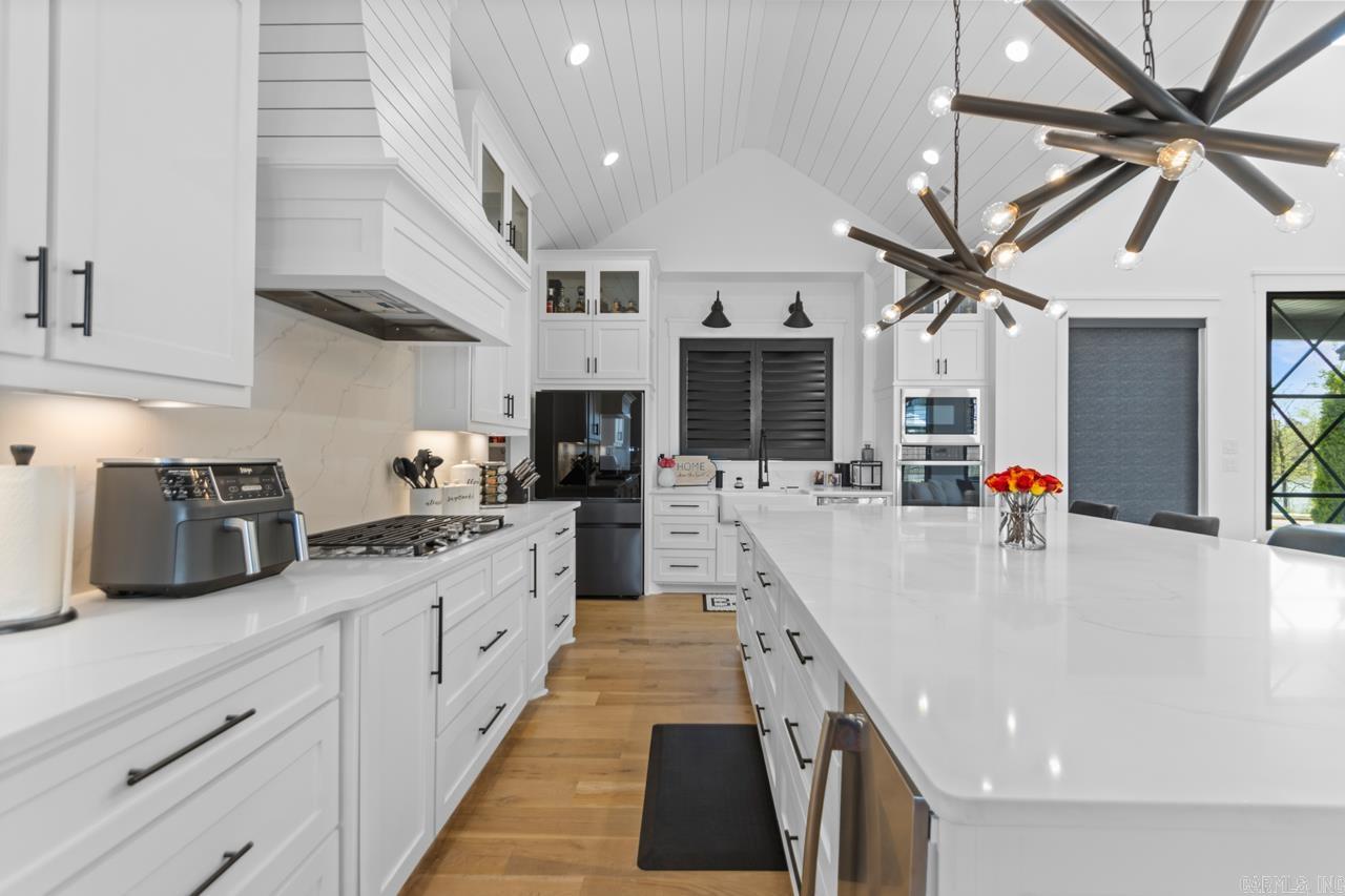 7509 S Shoreline  Benton, AR