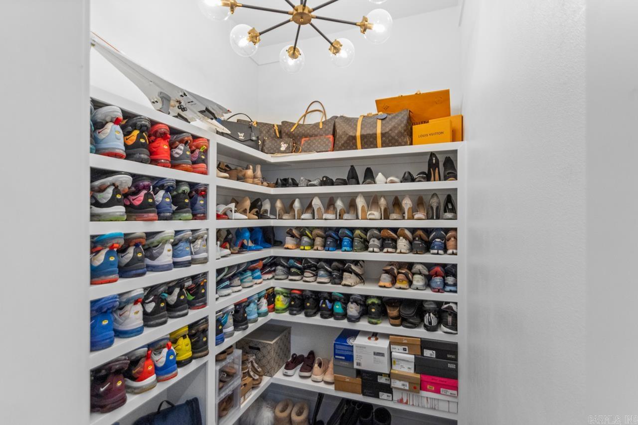 7509 S Shoreline  Benton, AR