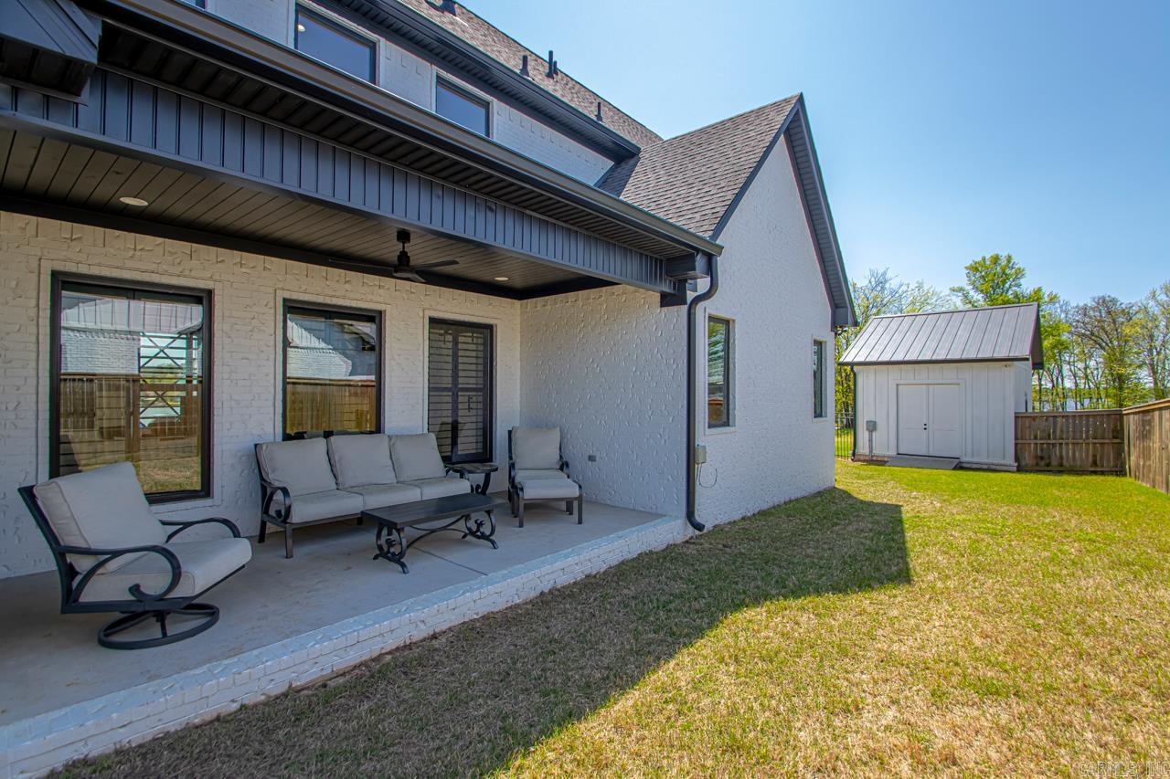 7509 S Shoreline  Benton, AR