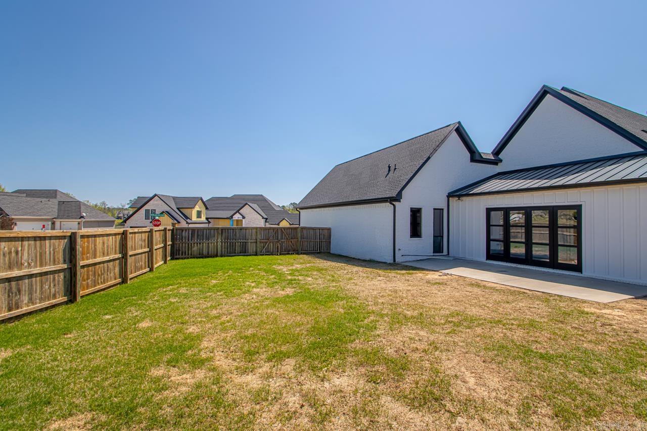 7509 S Shoreline  Benton, AR