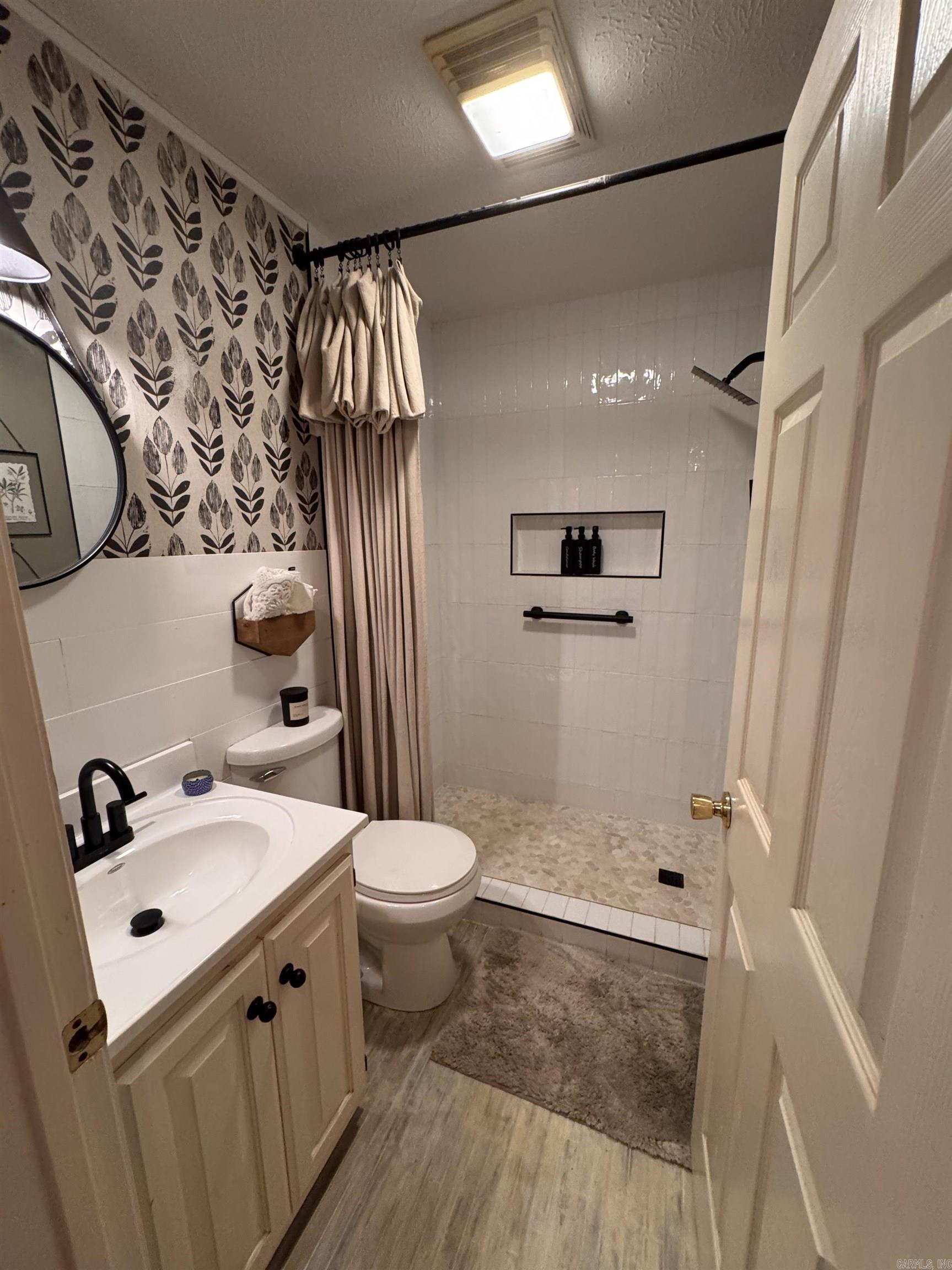 106 Red Oak  Searcy, AR