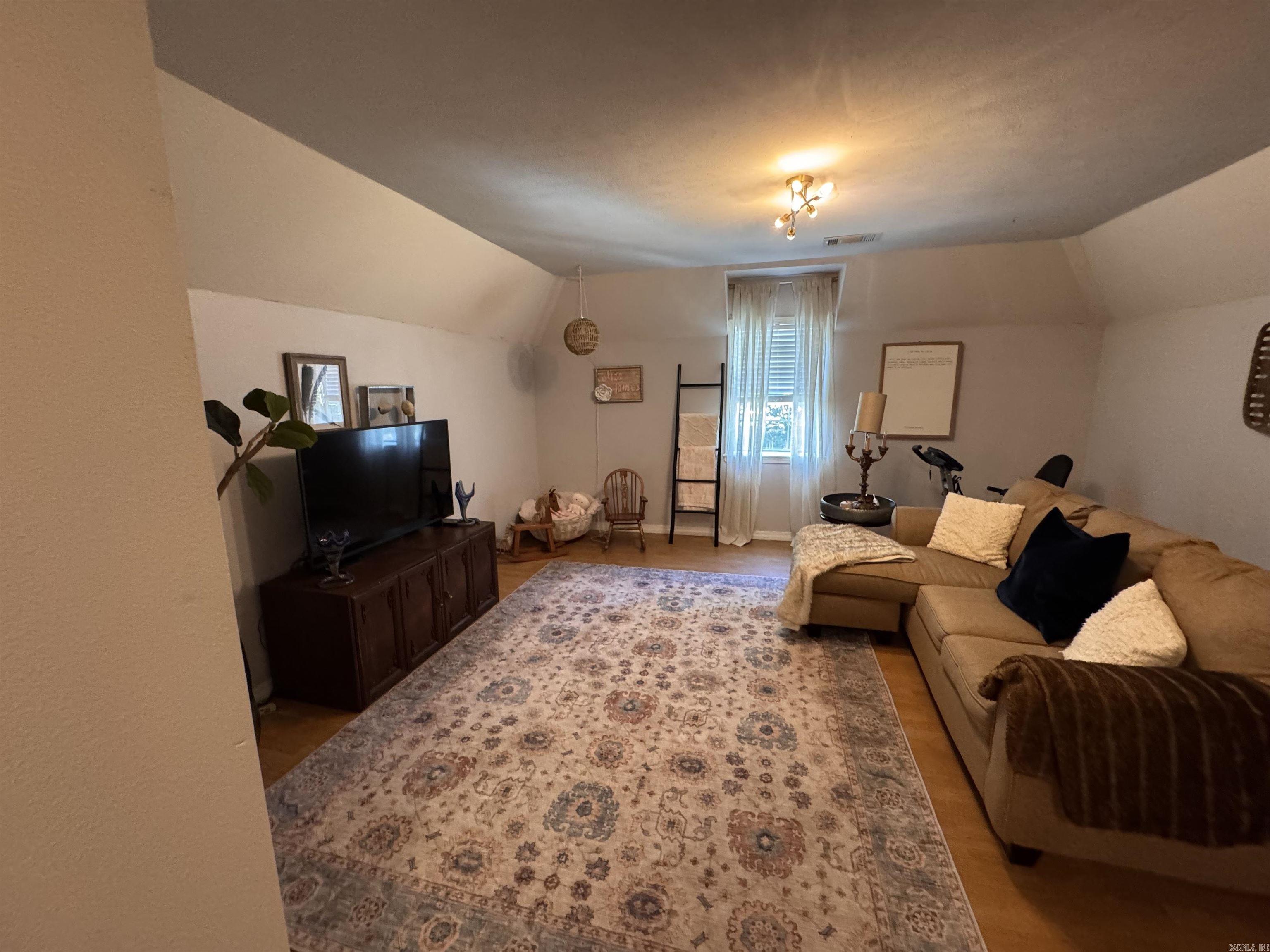 106 Red Oak  Searcy, AR