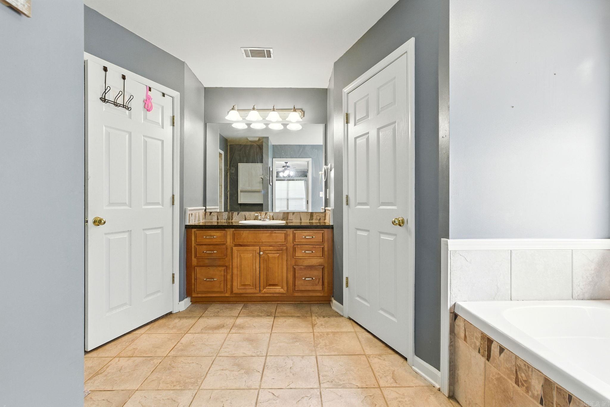 1073 Fox Hunt  Alexander, AR