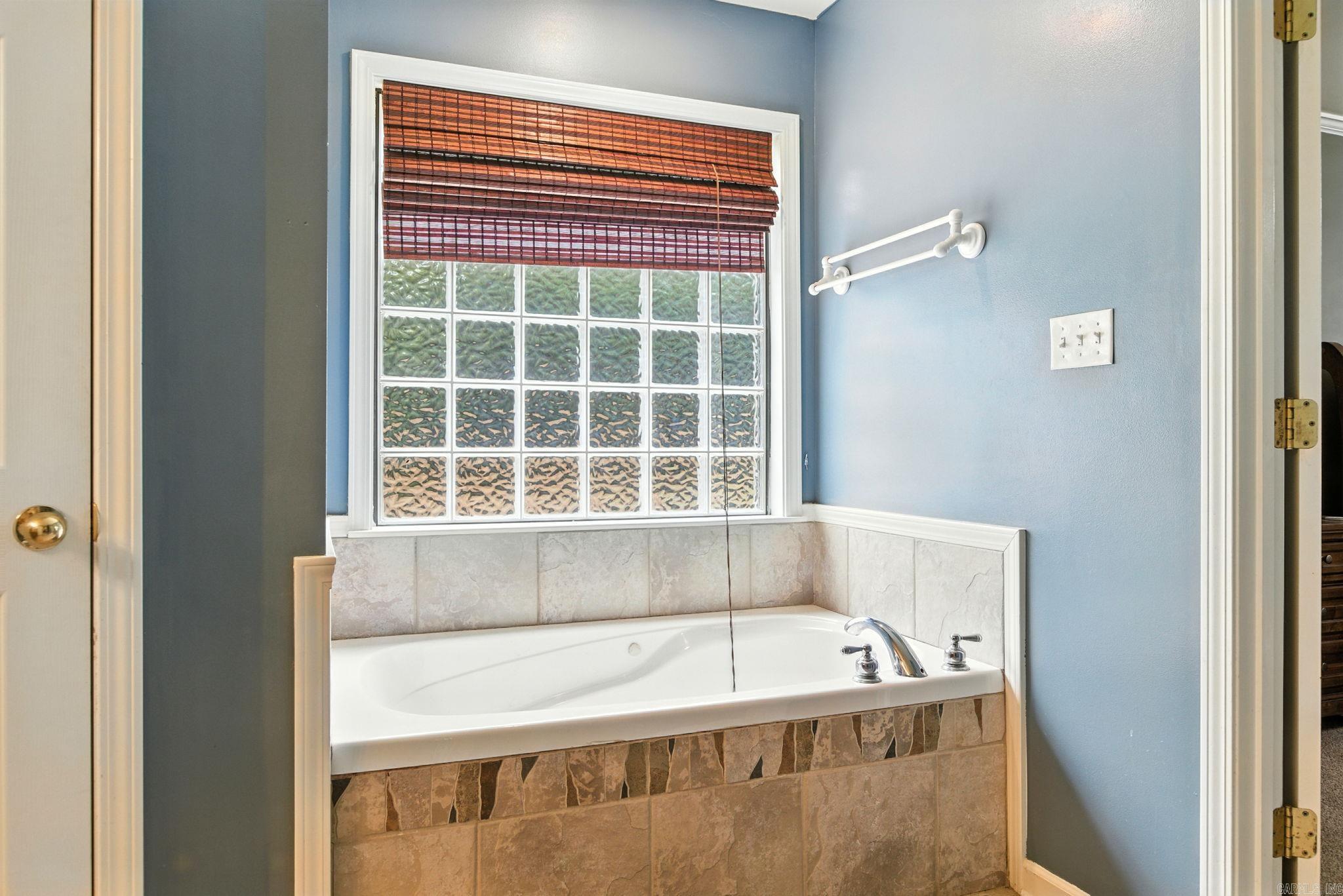 1073 Fox Hunt  Alexander, AR