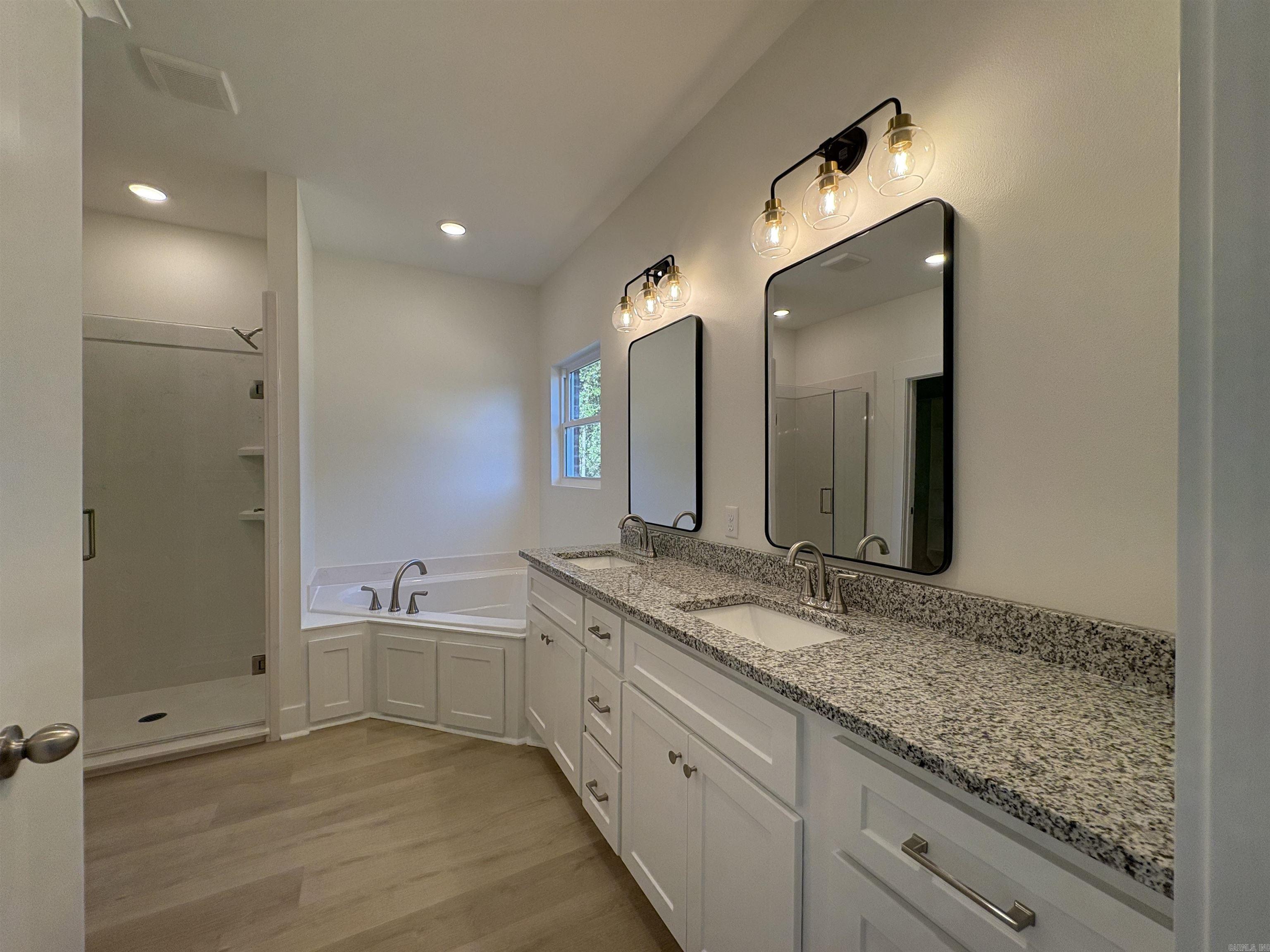 2-B Silverleaf  Greenbrier, AR