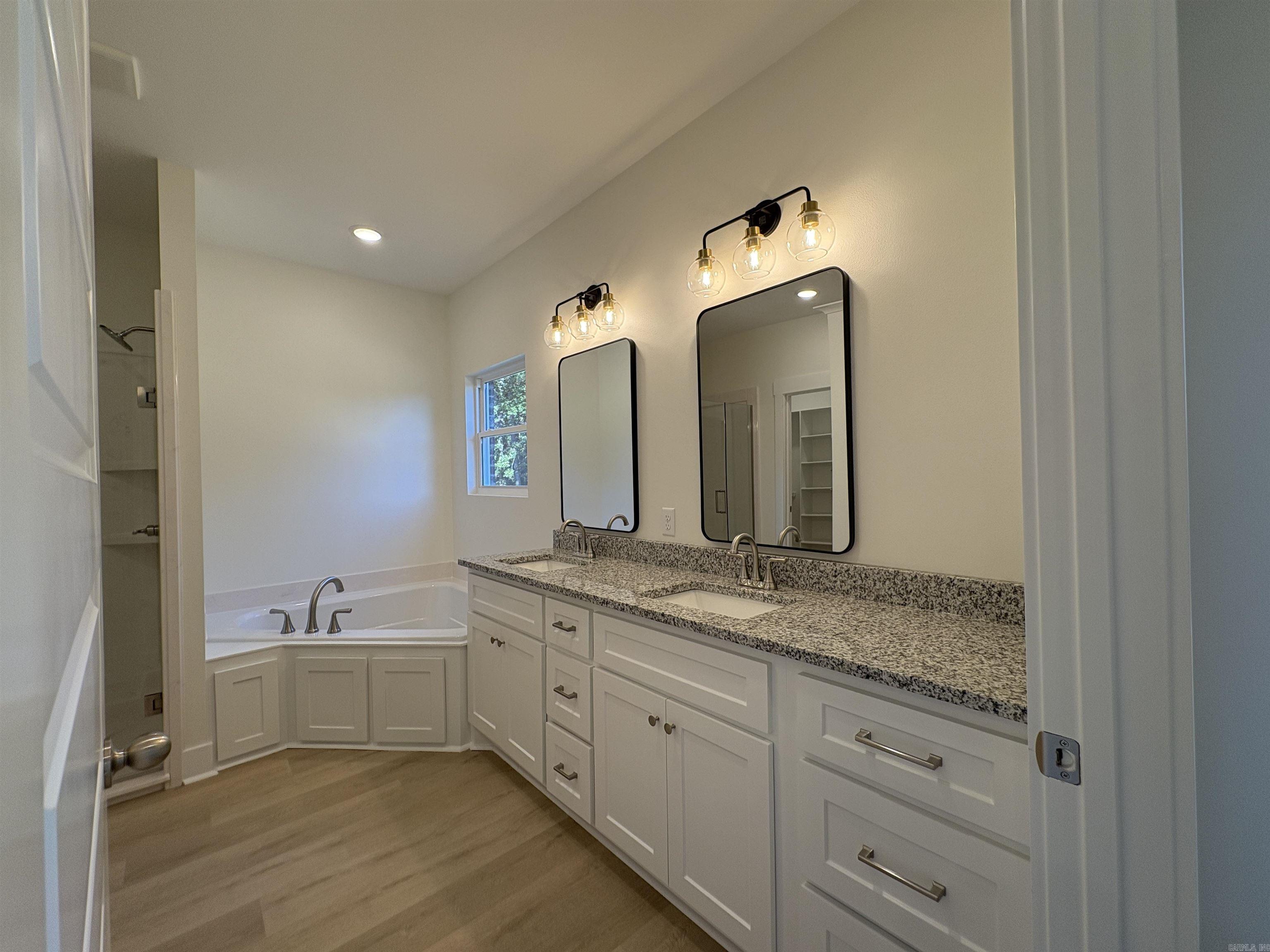 2-B Silverleaf  Greenbrier, AR