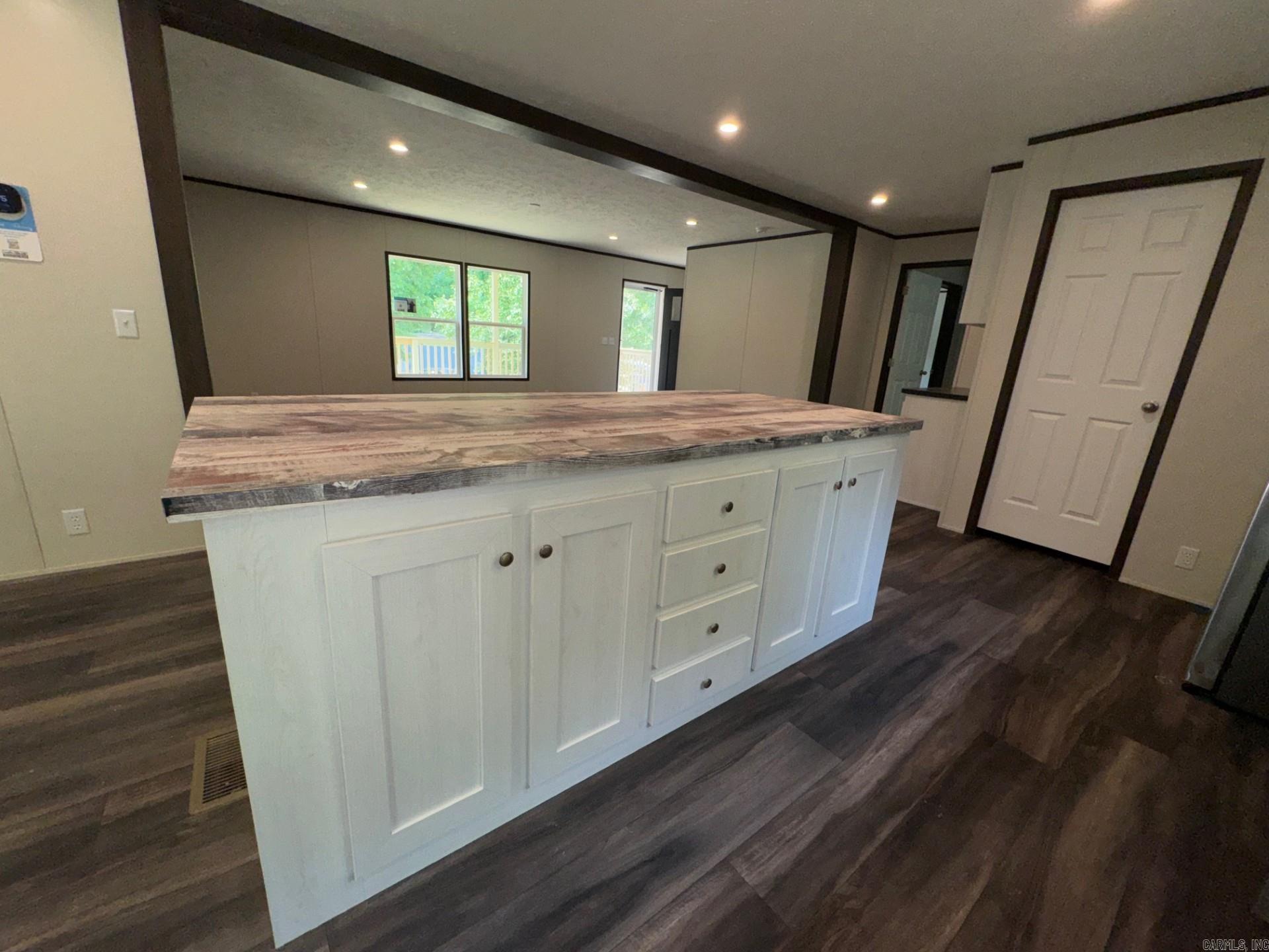 137 Parkshores circle  Hot Springs, AR