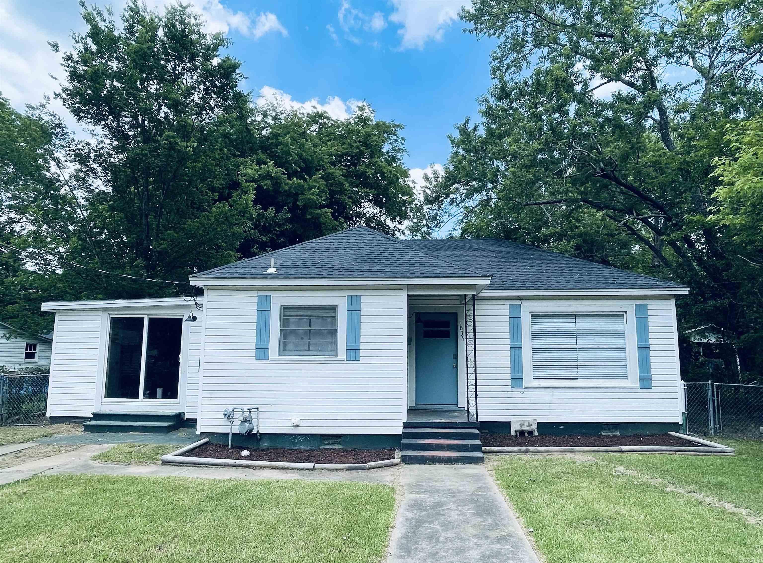 1834 Johnston  Conway, AR